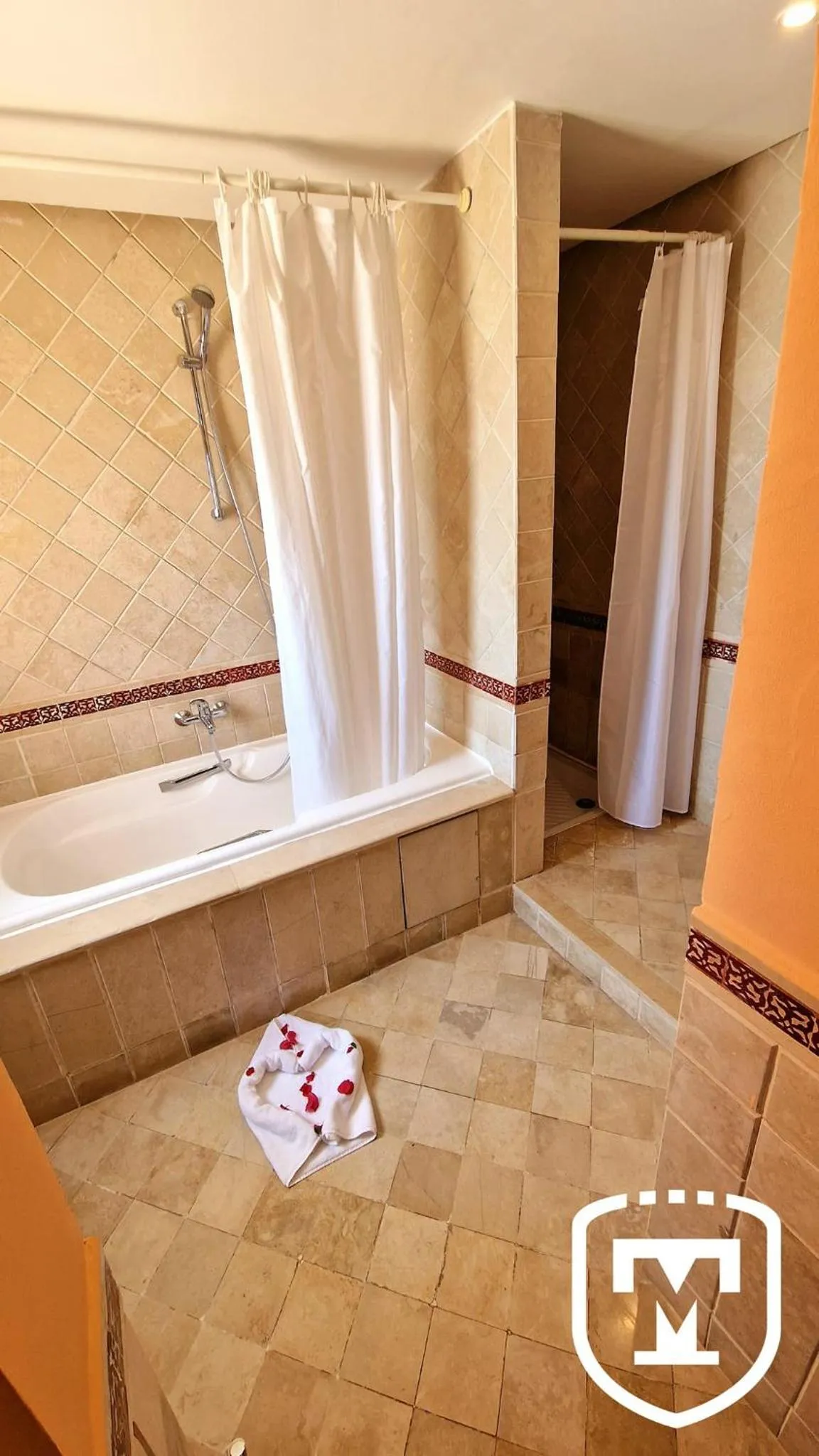 Shower in Alhambra Thalasso