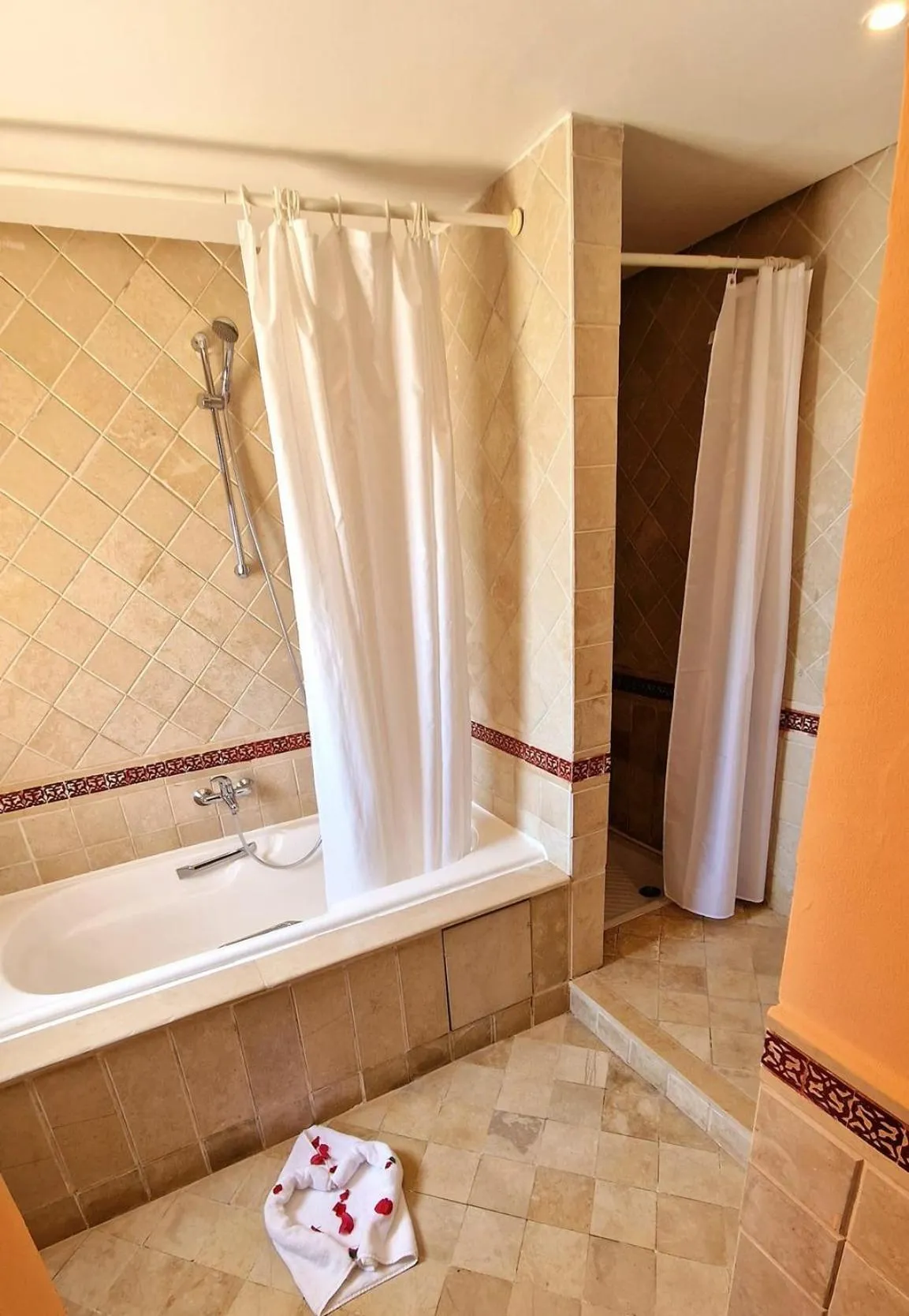 Toilet in Alhambra Thalasso