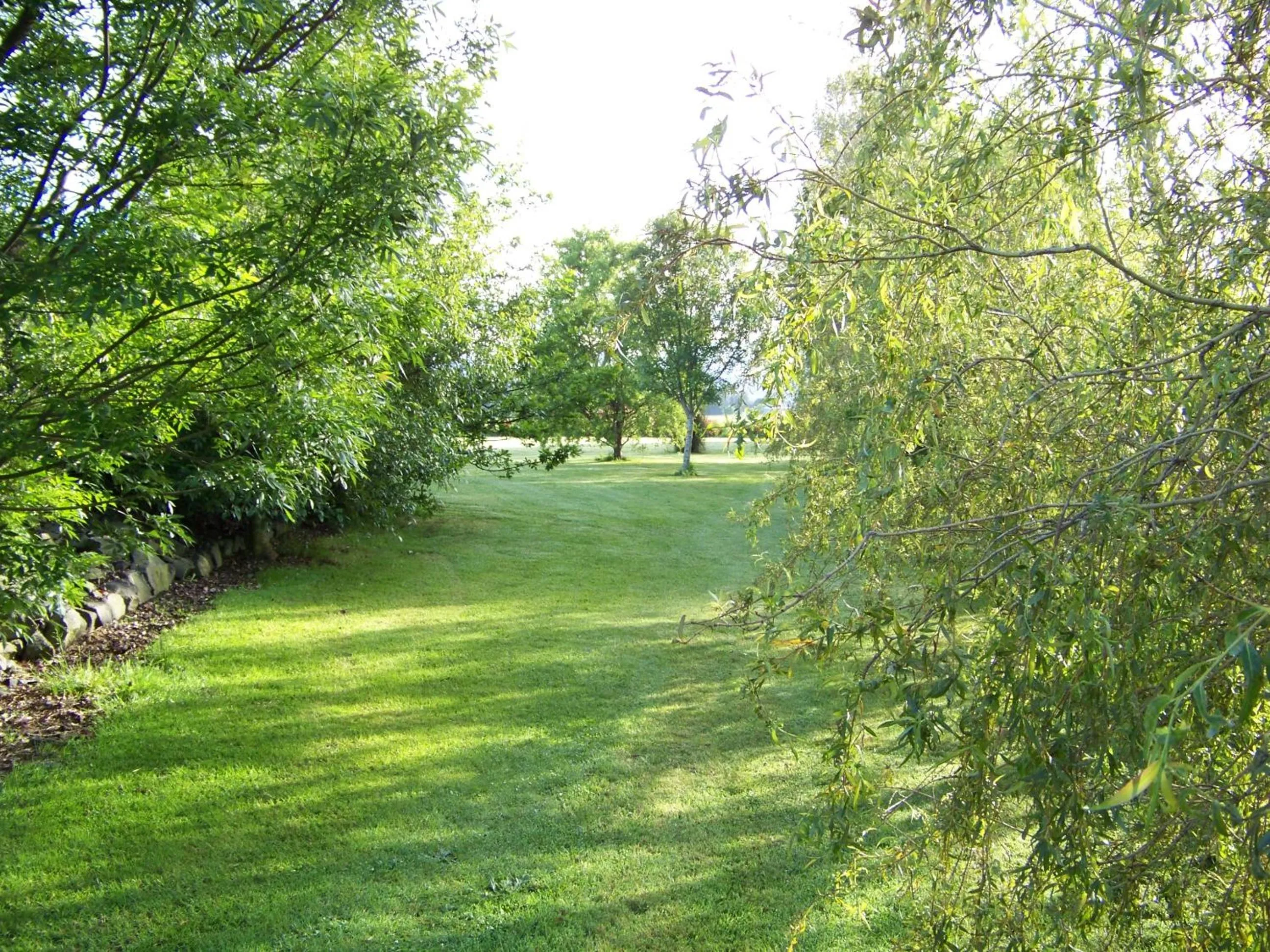 Garden in Longbourne Lodge Motel Mosgiel