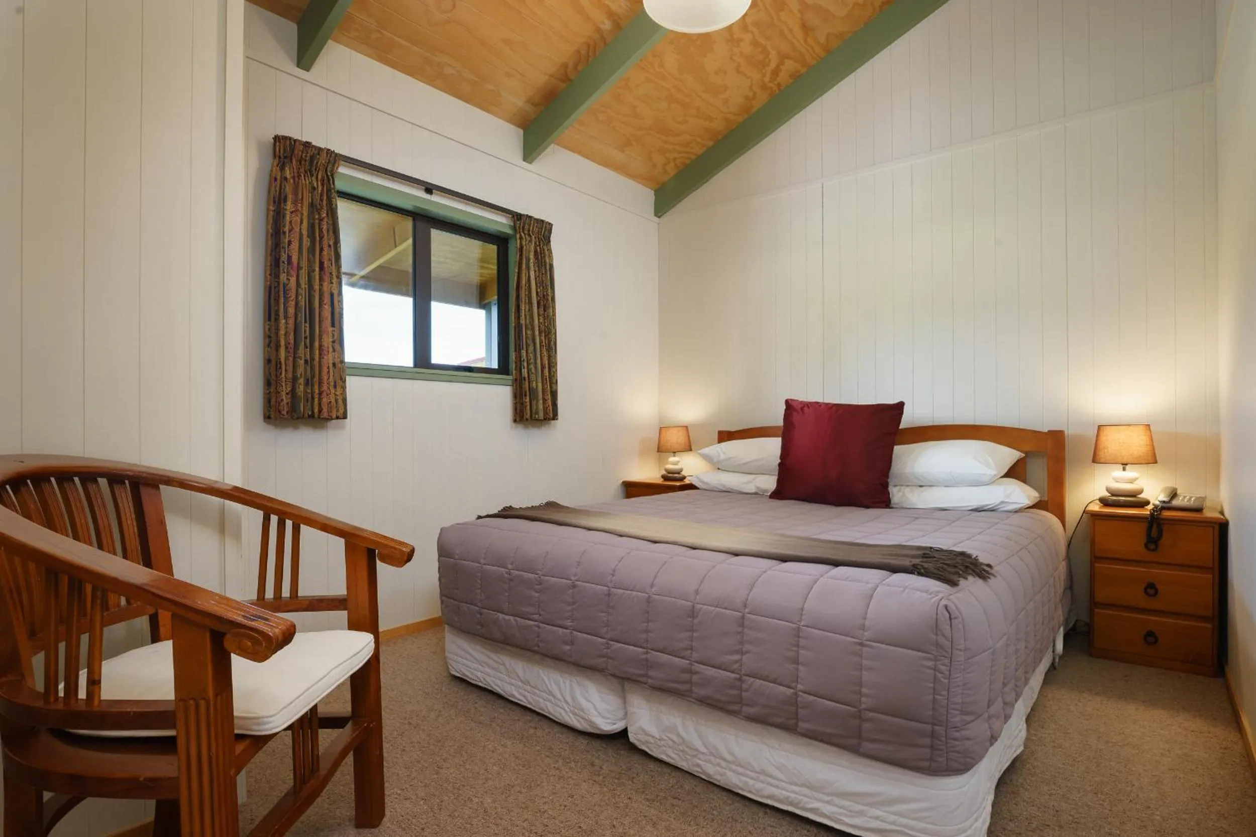 Bedroom, Bed in Longbourne Lodge Motel Mosgiel