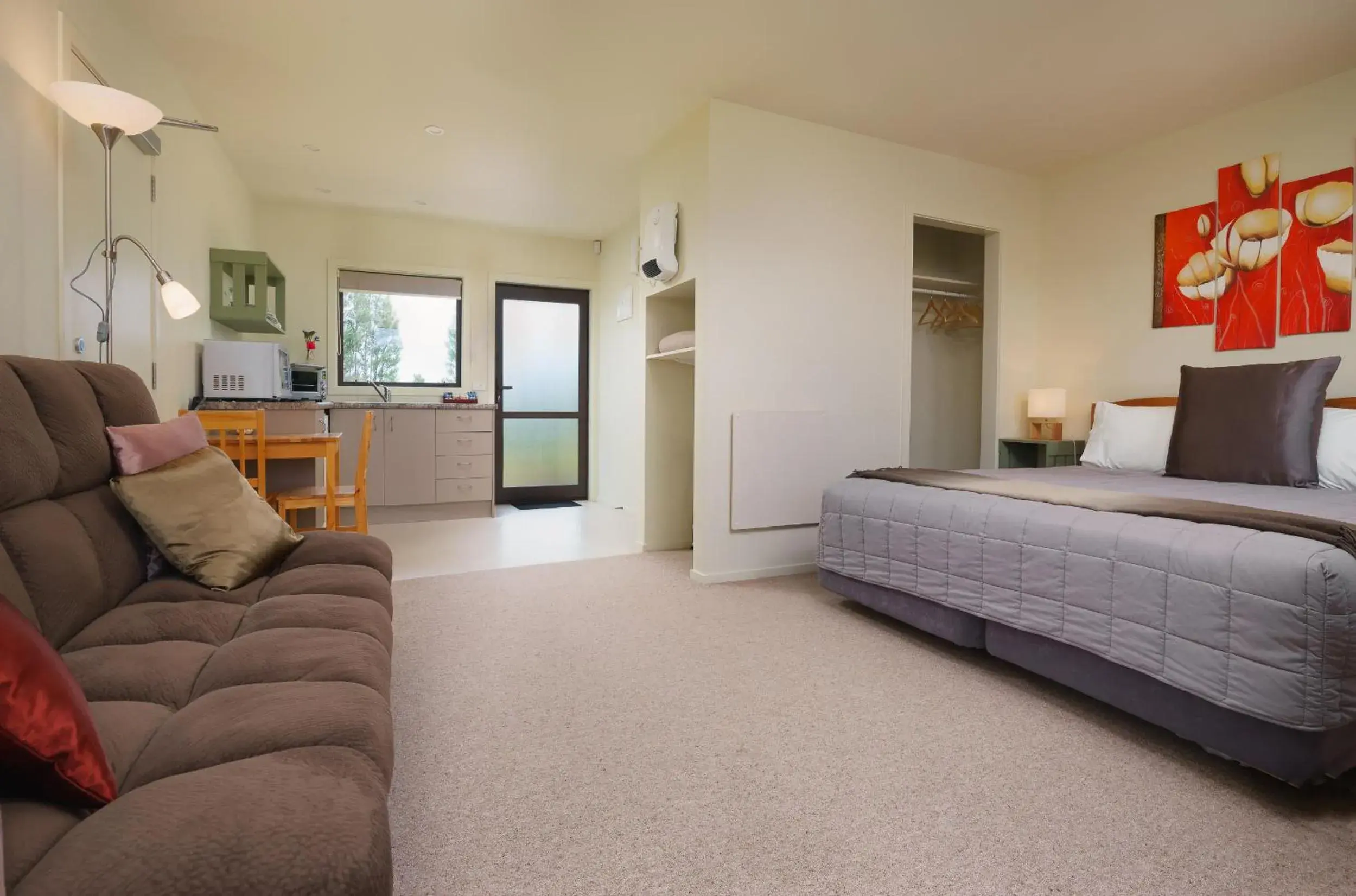 Photo of the whole room in Longbourne Lodge Motel Mosgiel Photo of the whole room in Longbourne Lodge Motel Mosgiel