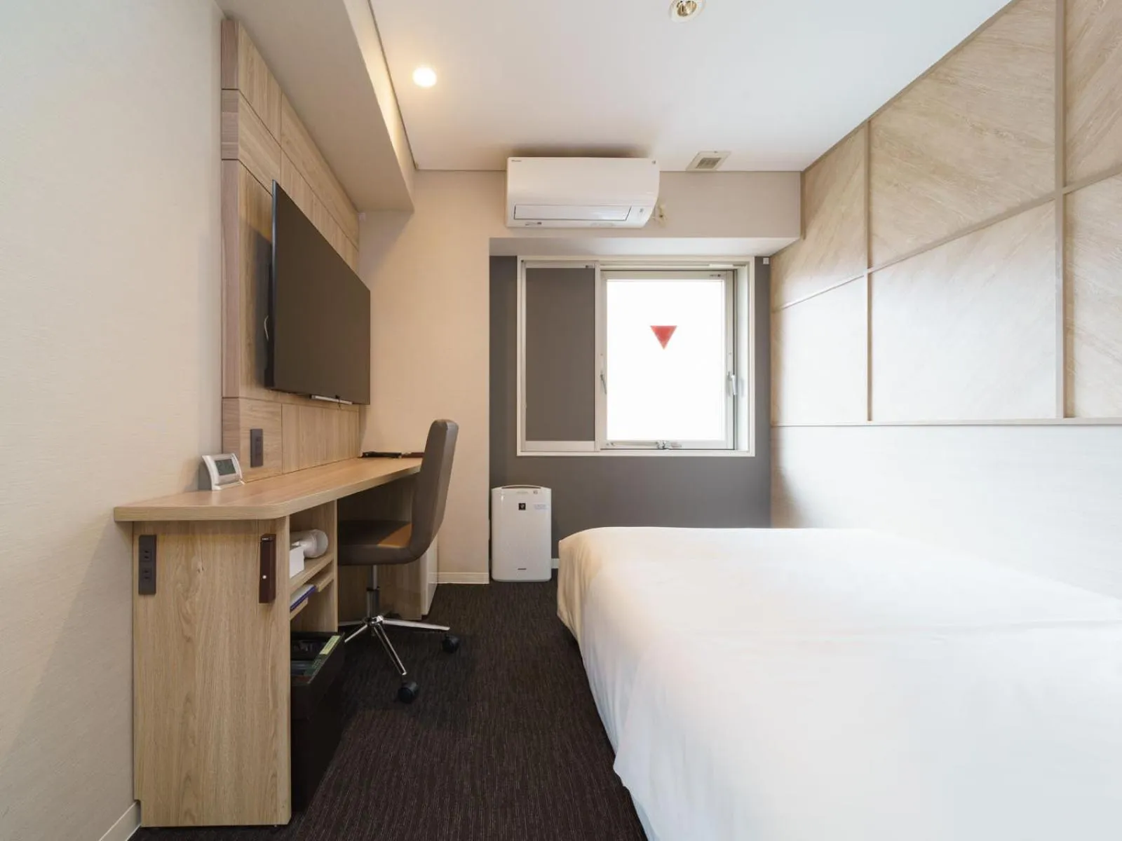 Bed in Super Hotel Midosujisen Esaka