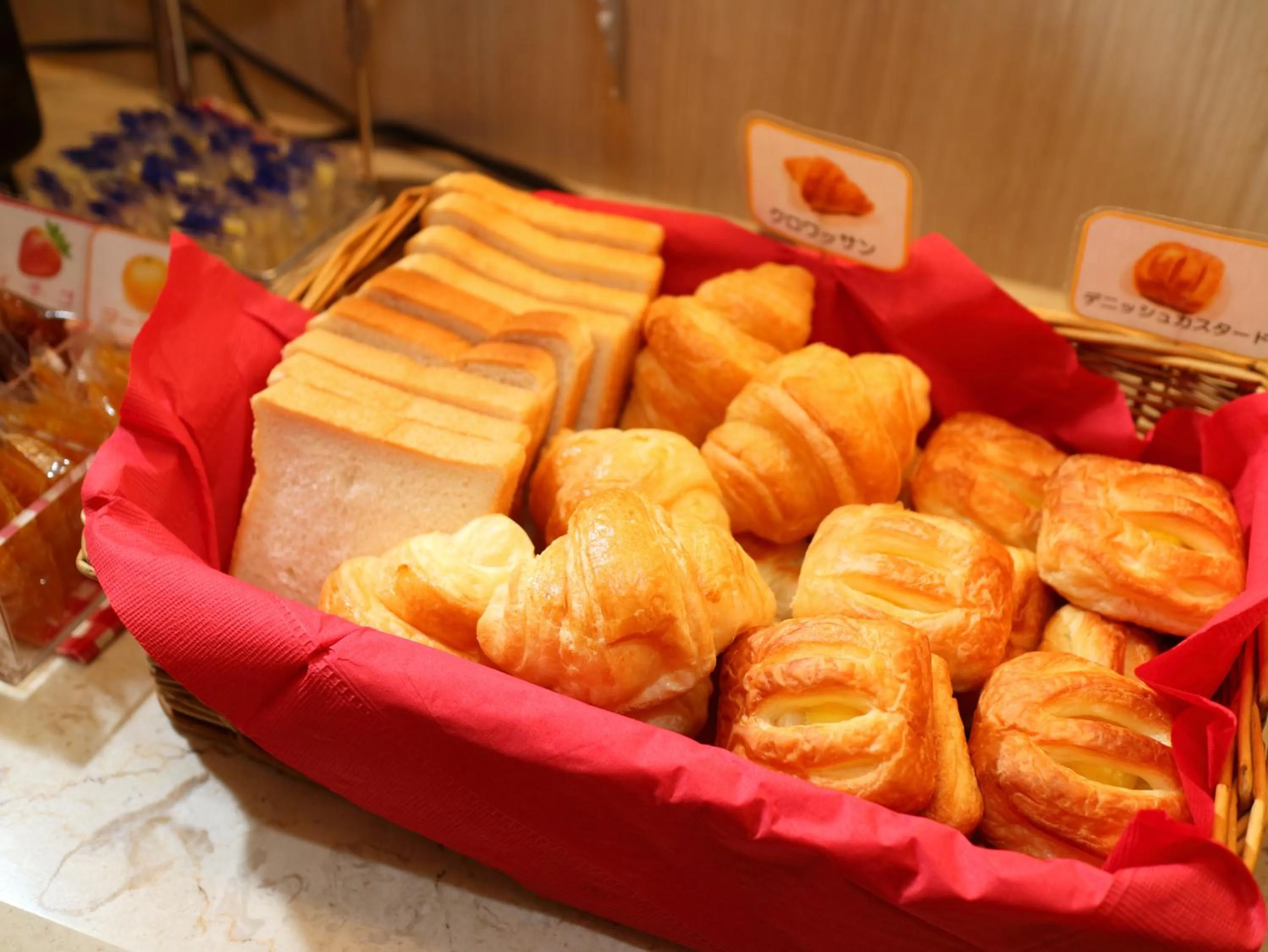 Buffet breakfast in Super Hotel Midosujisen Esaka