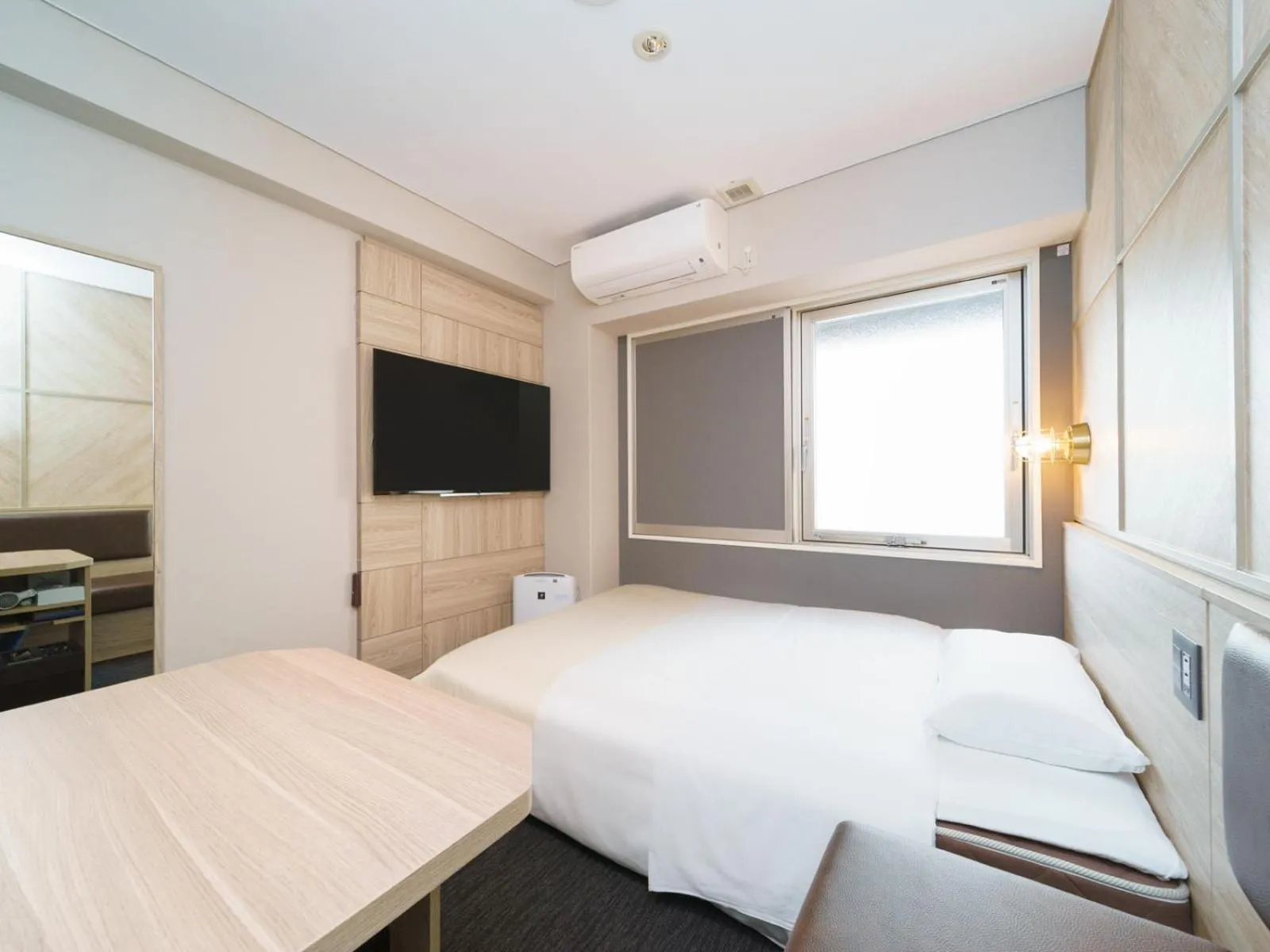 Bed in Super Hotel Midosujisen Esaka