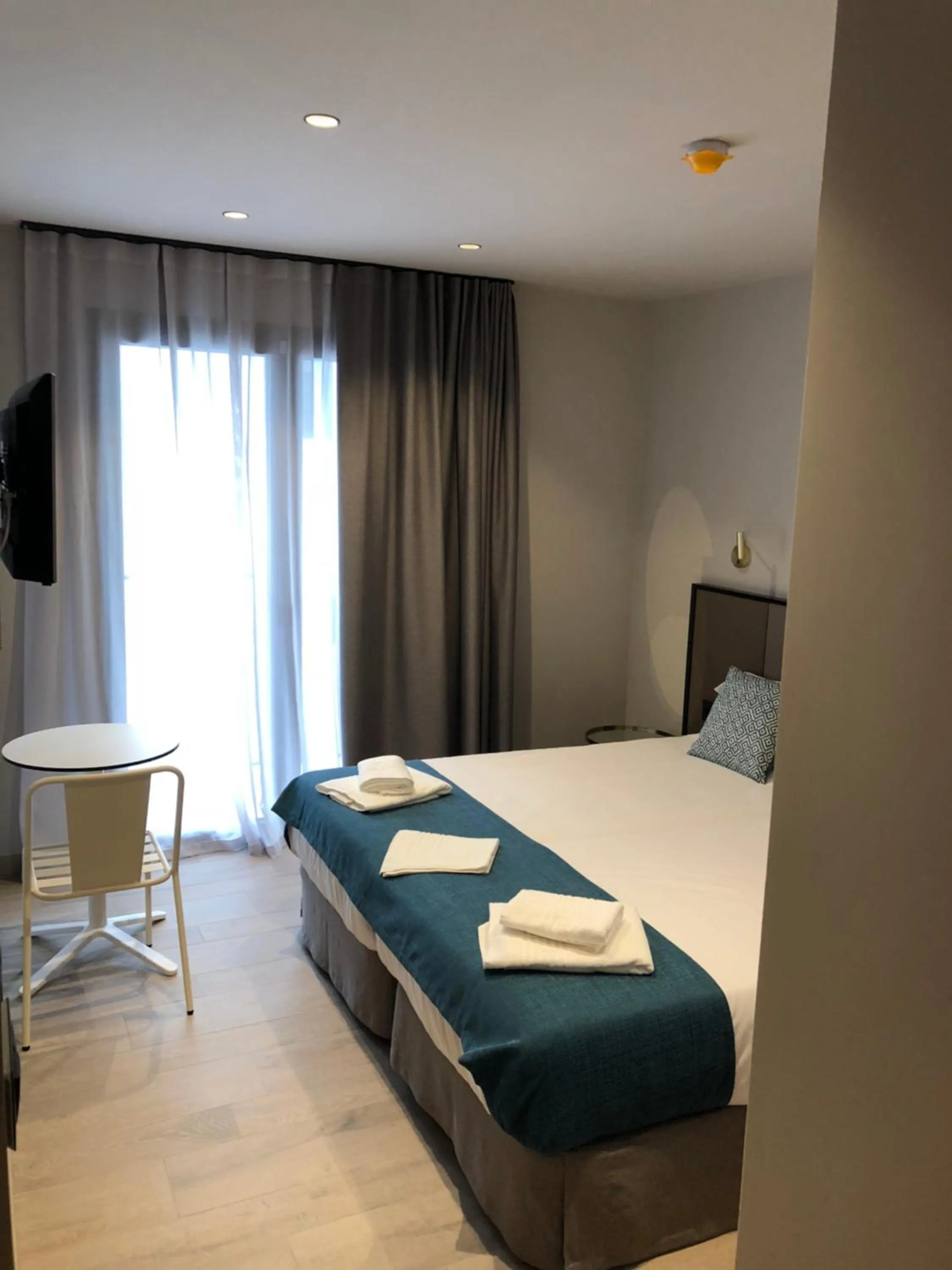 Bed in HOTEL TORRENT