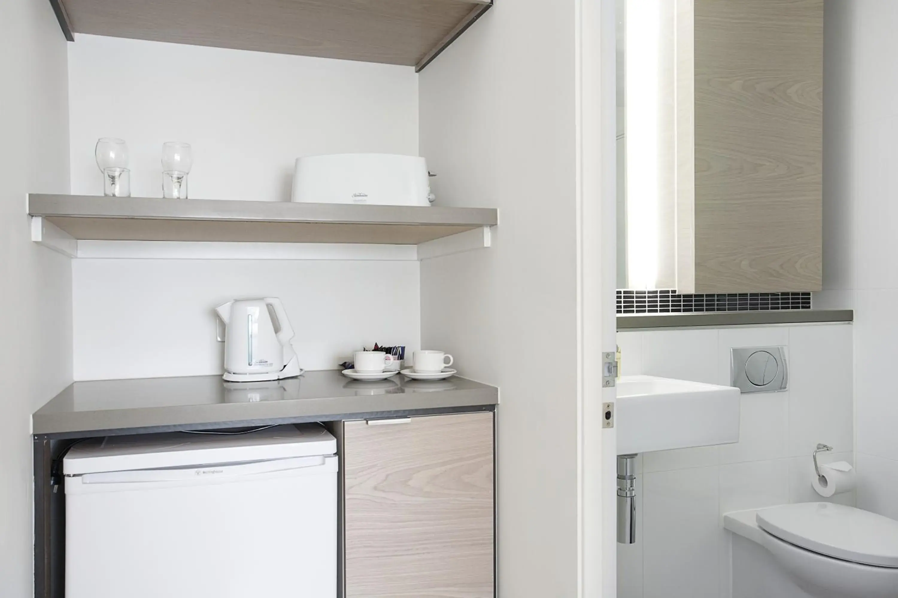 Coffee/tea facilities in St Kilda Central Apartments Coffee/tea facilities in St Kilda Central Apartments