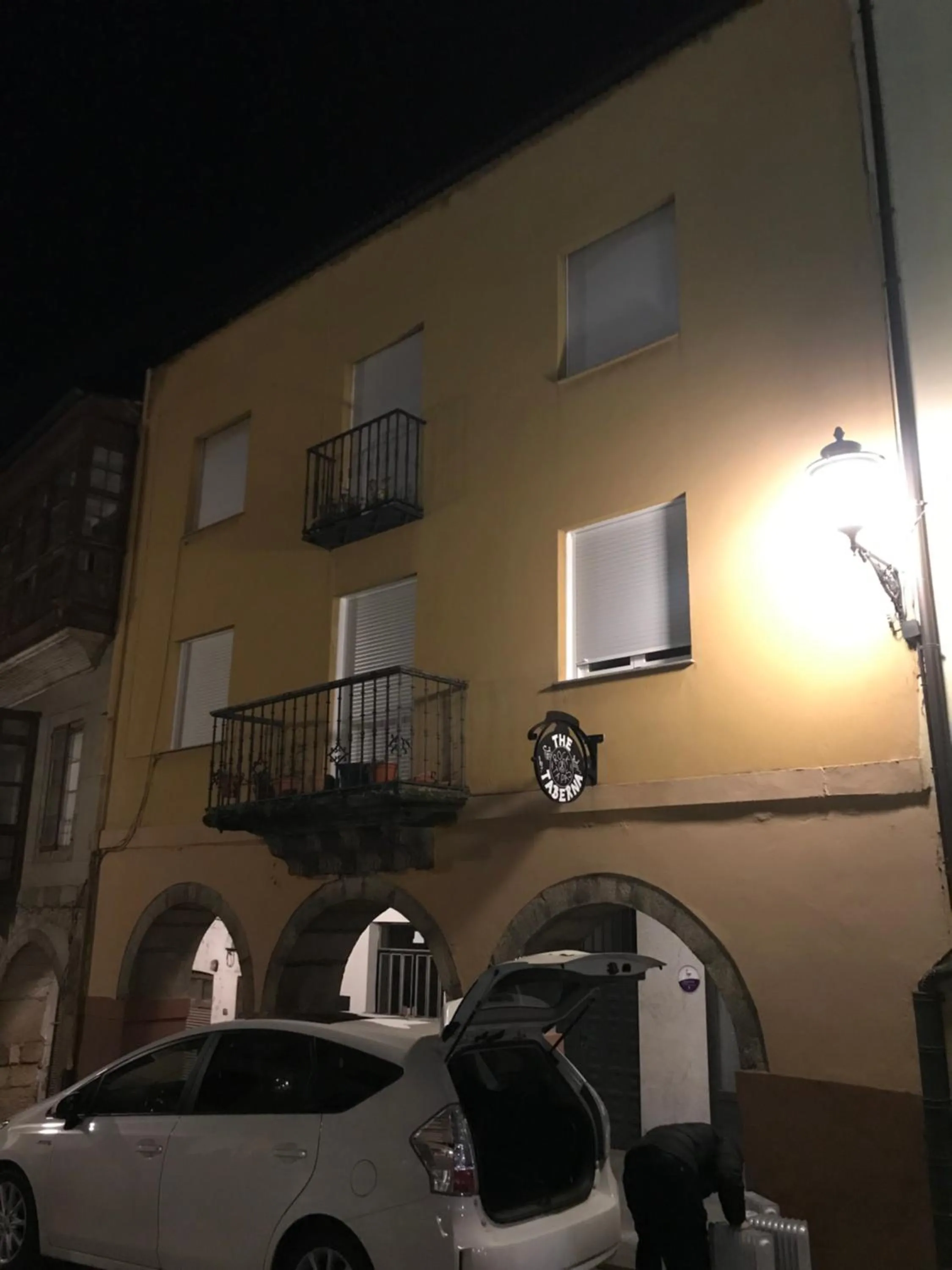 Property building in La Encina Azul Rooms-Grupo Rosa Azul
