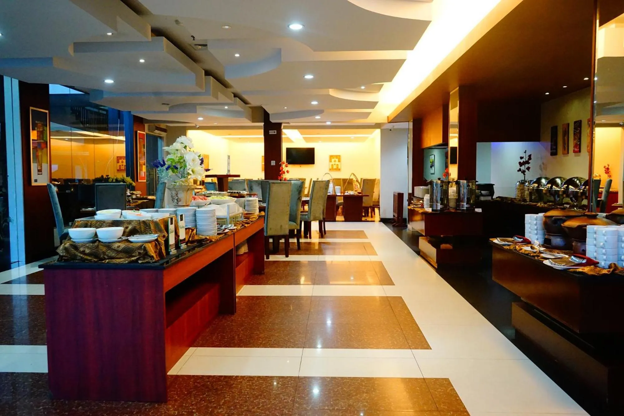 Restaurant/places to eat in Grand Hatika Hotel