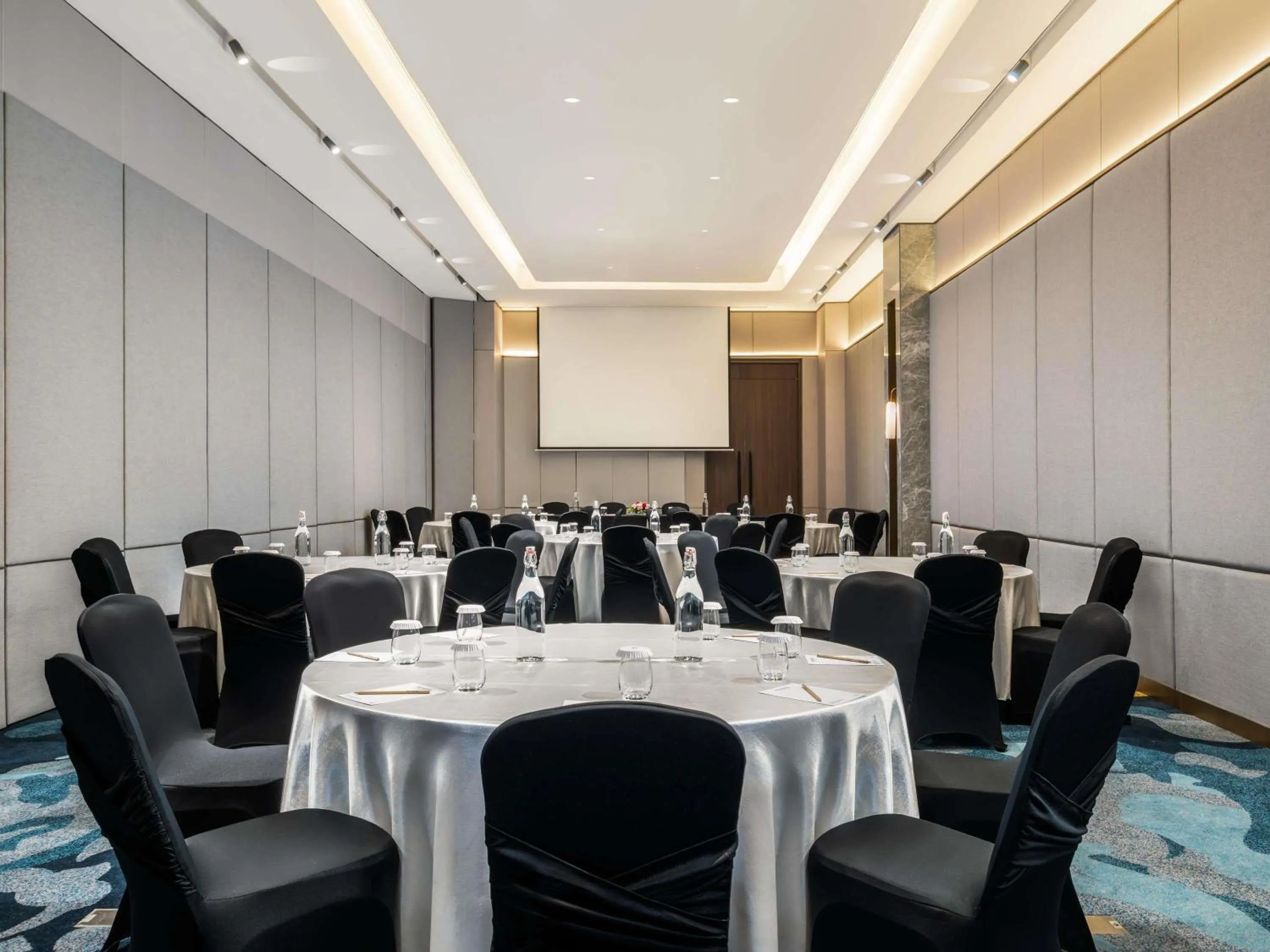 Meeting/conference room in Novotel Pontianak Convention Centre