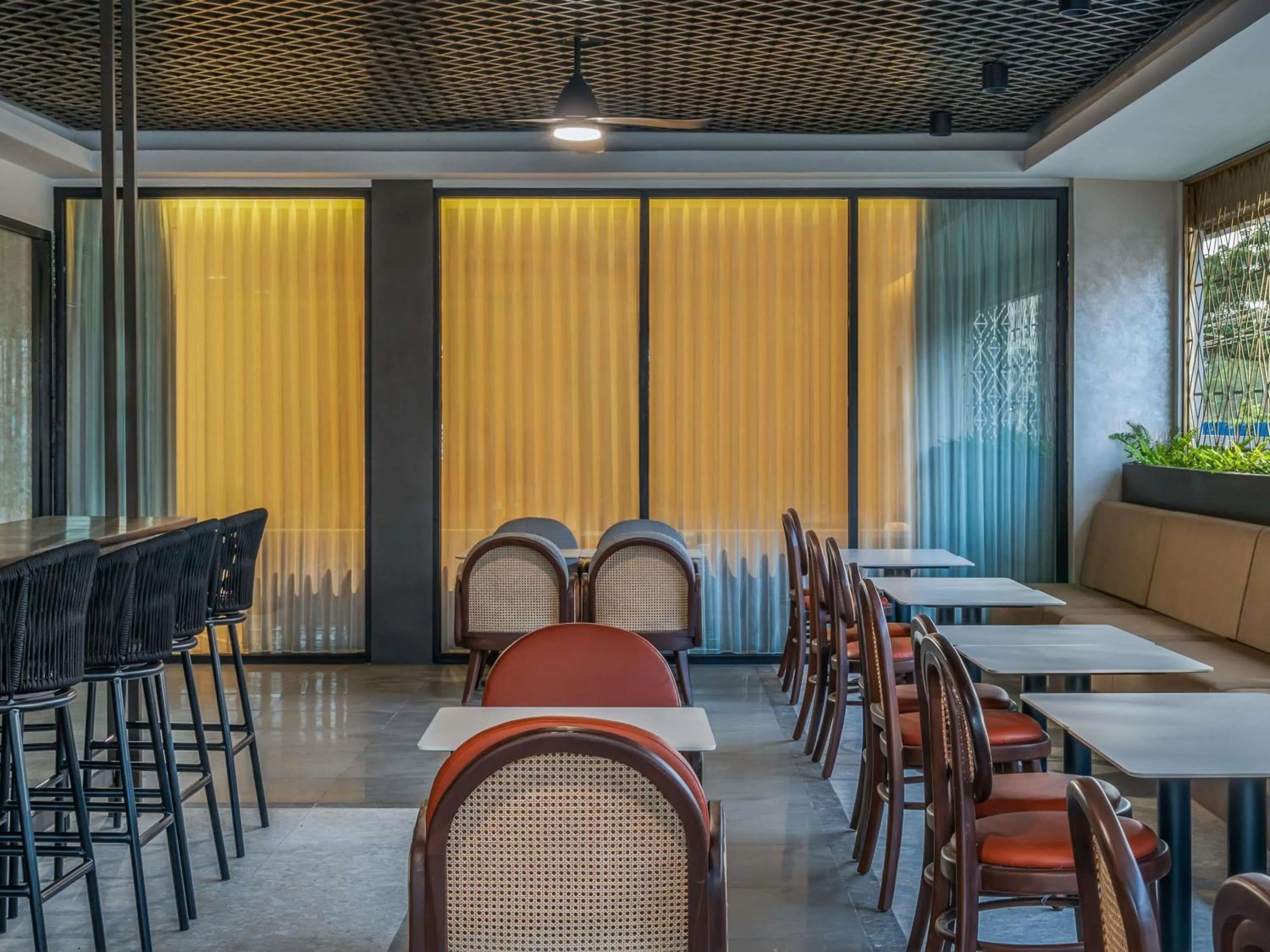 Lounge or bar in Novotel Pontianak Convention Centre