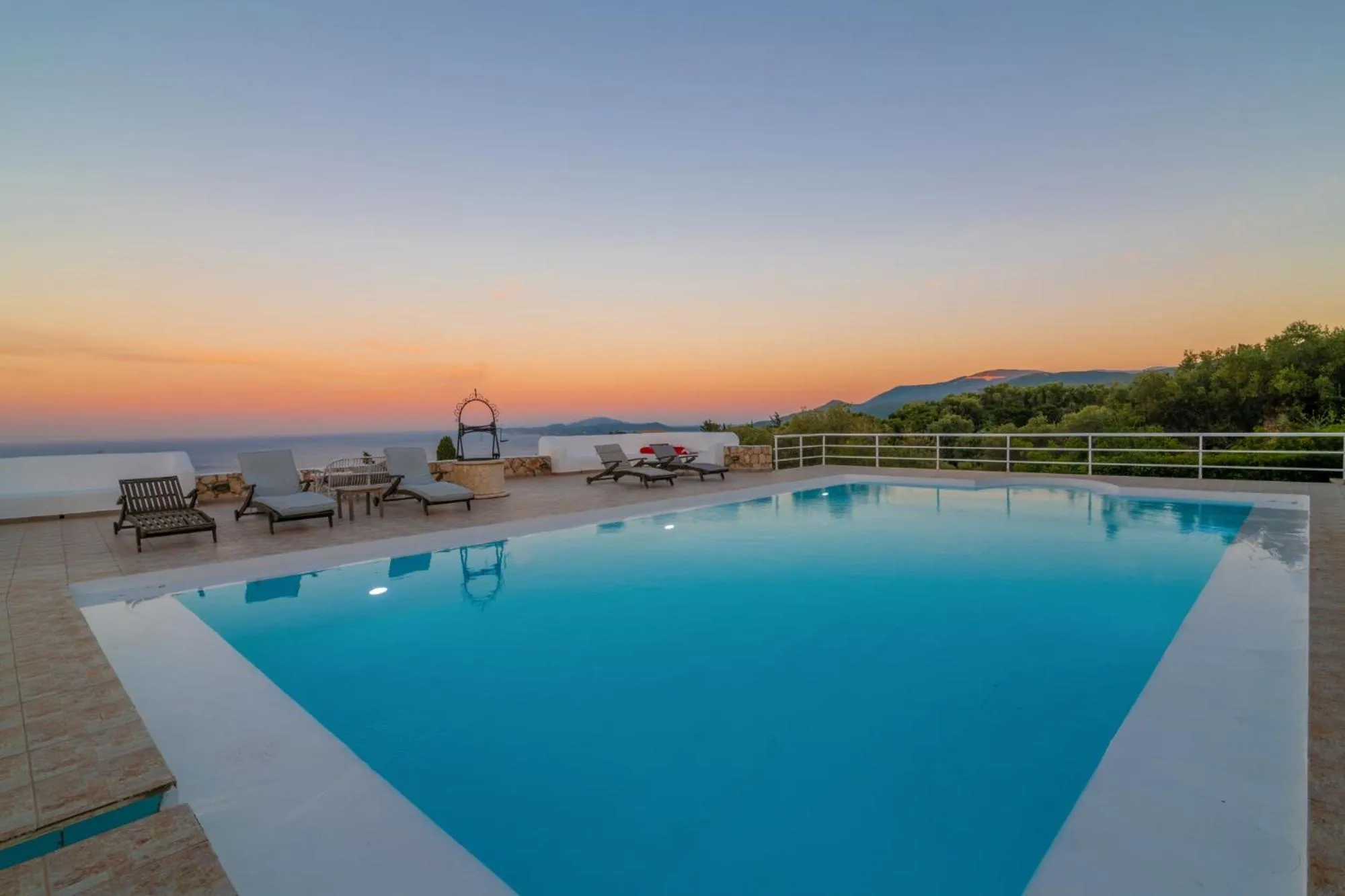 Swimming pool in Armyra Villas