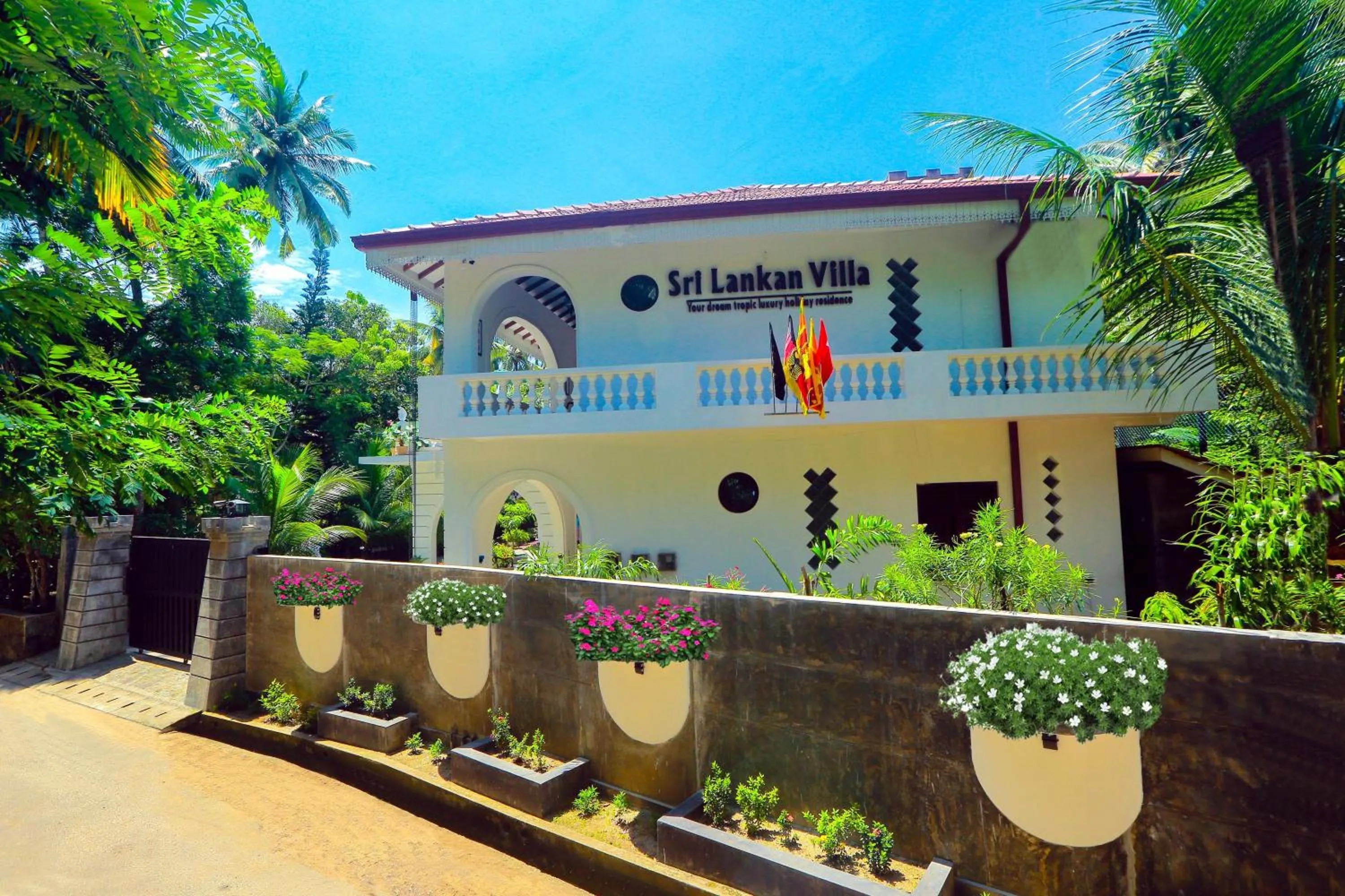Facade/entrance in SRI LANKAN VILLA