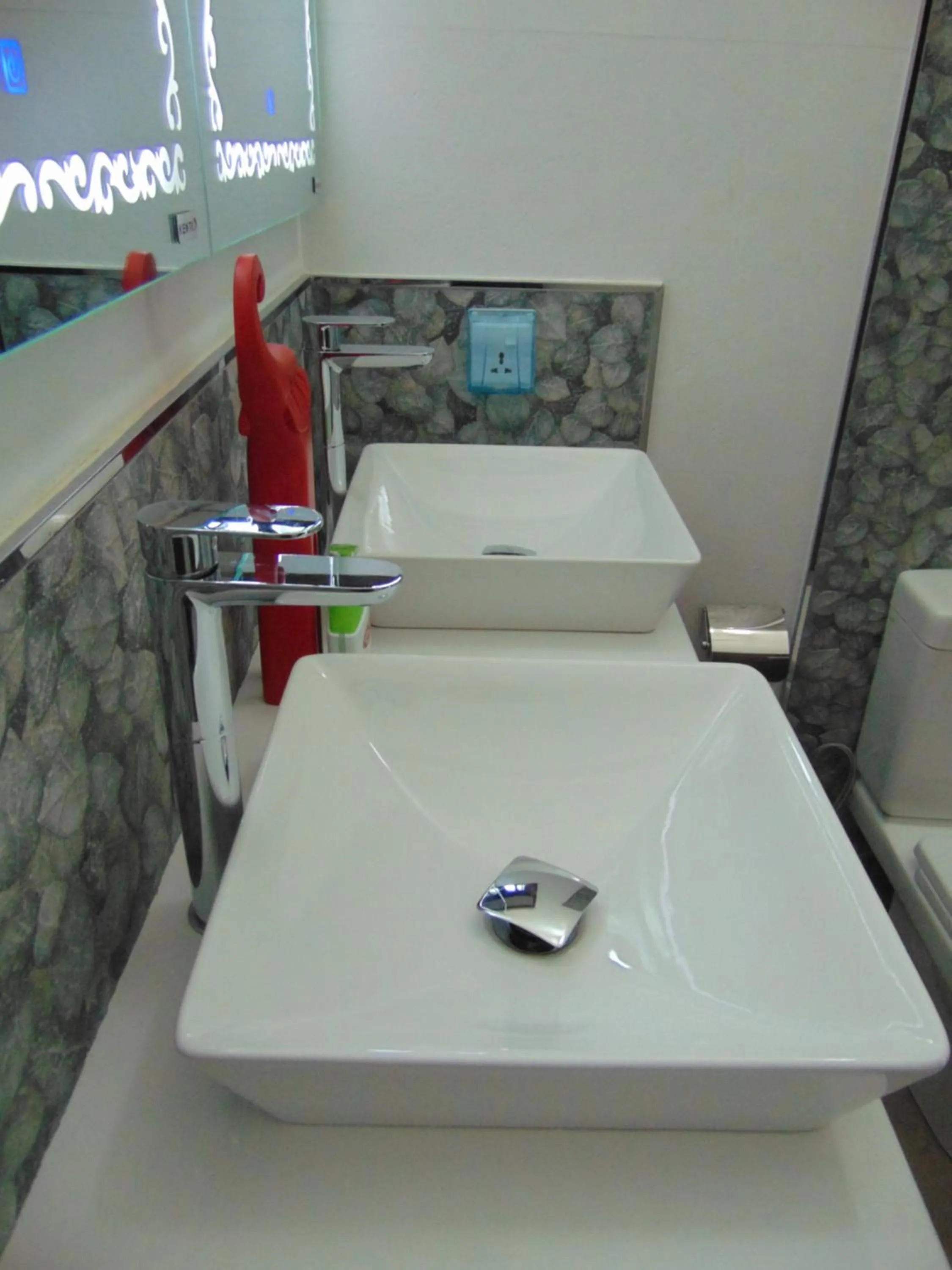 Bathroom in SRI LANKAN VILLA