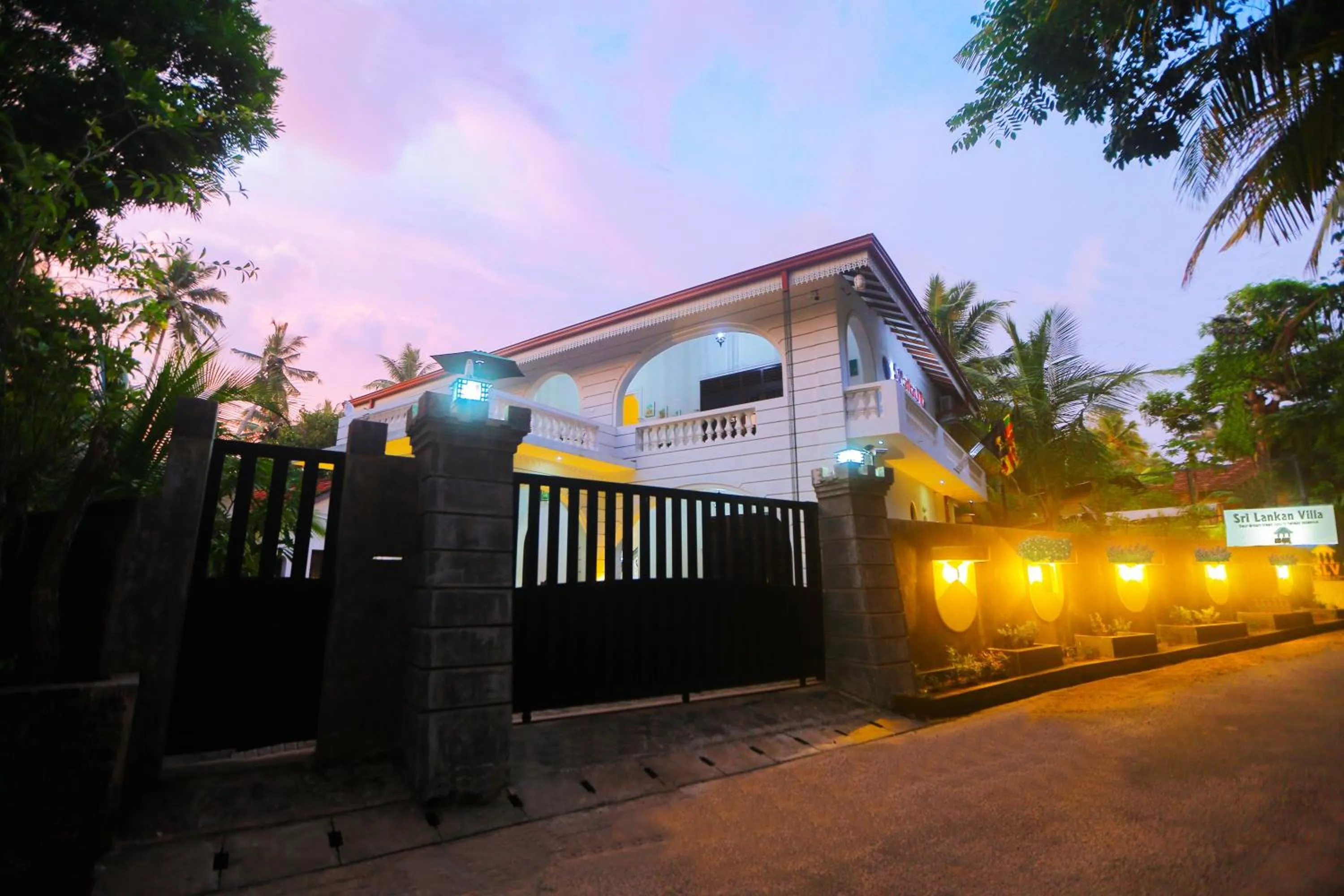 Facade/entrance in SRI LANKAN VILLA