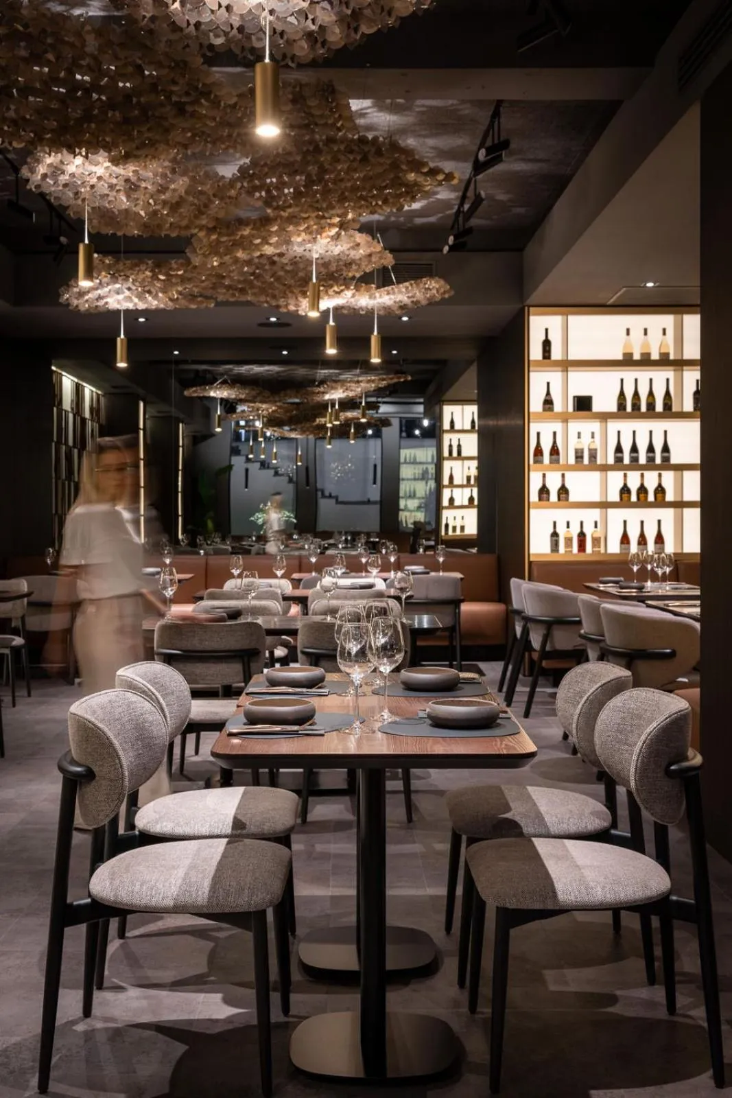 Restaurant/places to eat in Regency Hotel