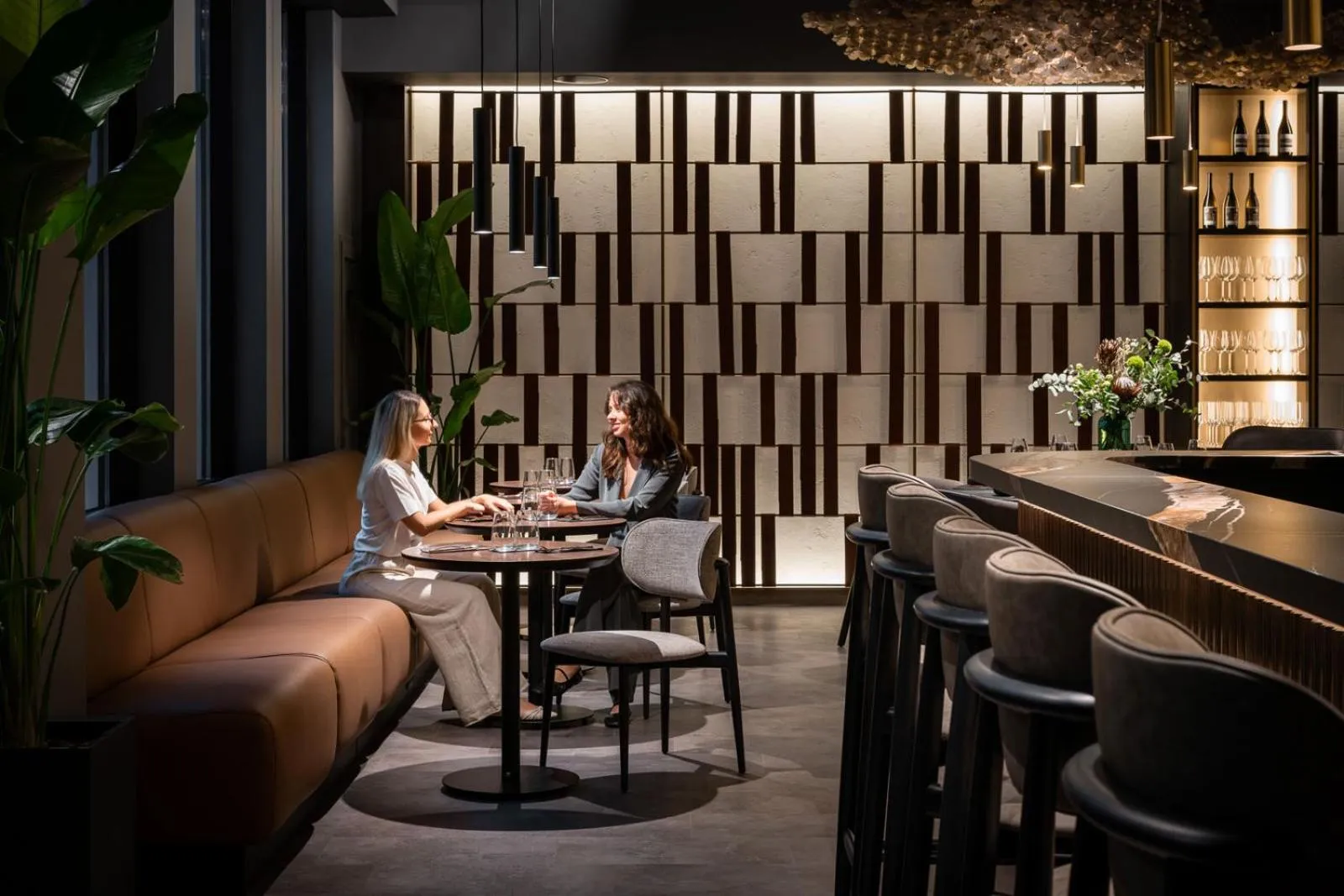 Restaurant/places to eat in Regency Hotel