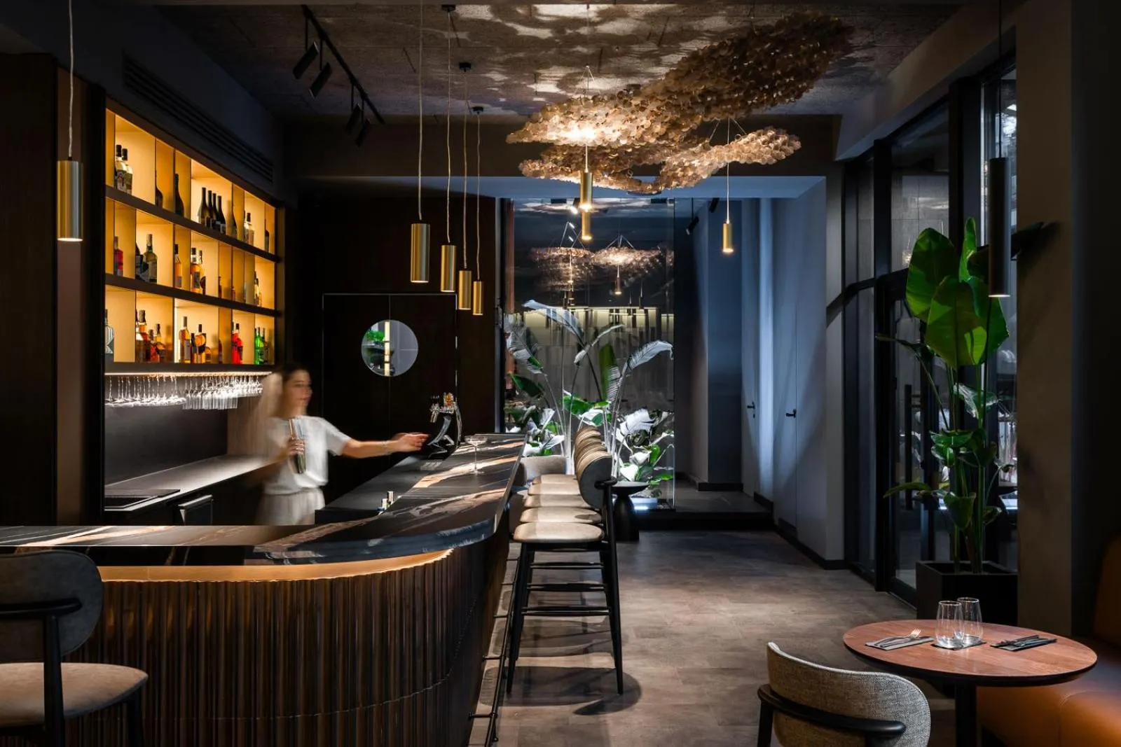 Restaurant/places to eat in Regency Hotel