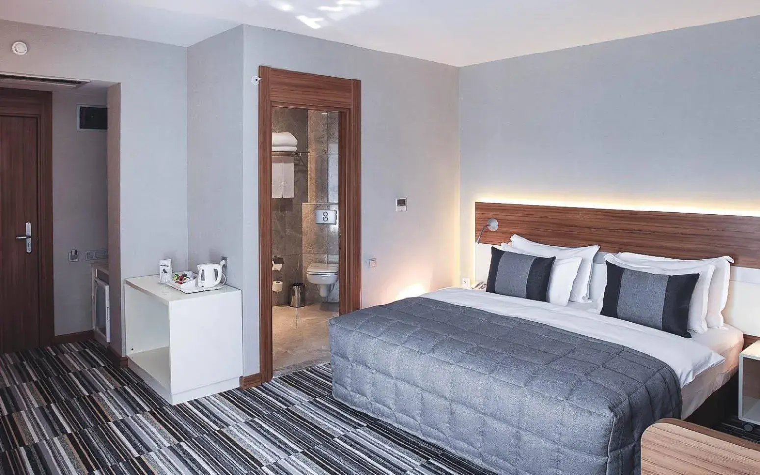 Photo of the whole room, Bed in Mimi Hotel Ankara Photo of the whole room, Bed in Mimi Hotel Ankara