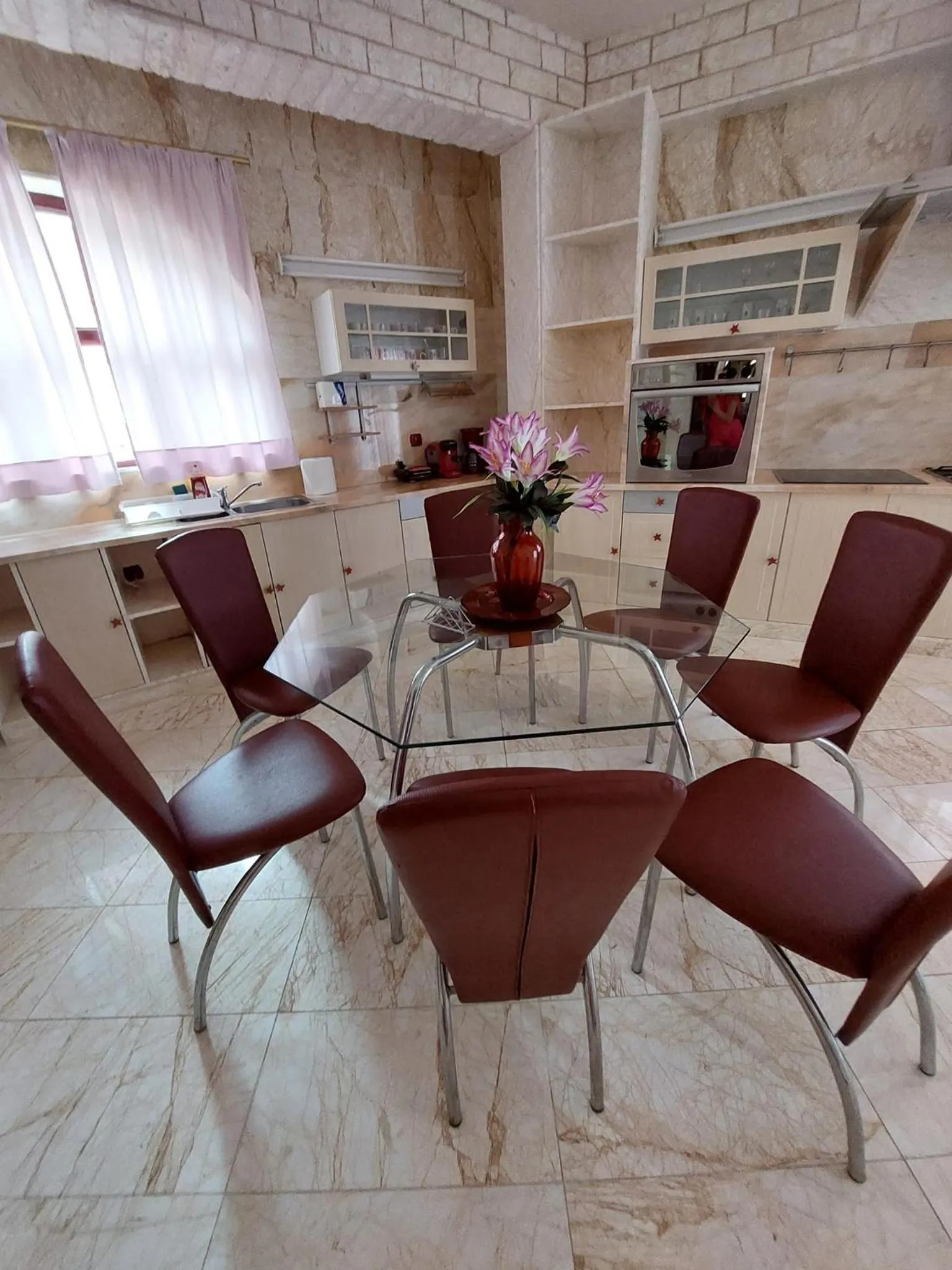 Kitchen or kitchenette in Paco's Resort Holiday Flats