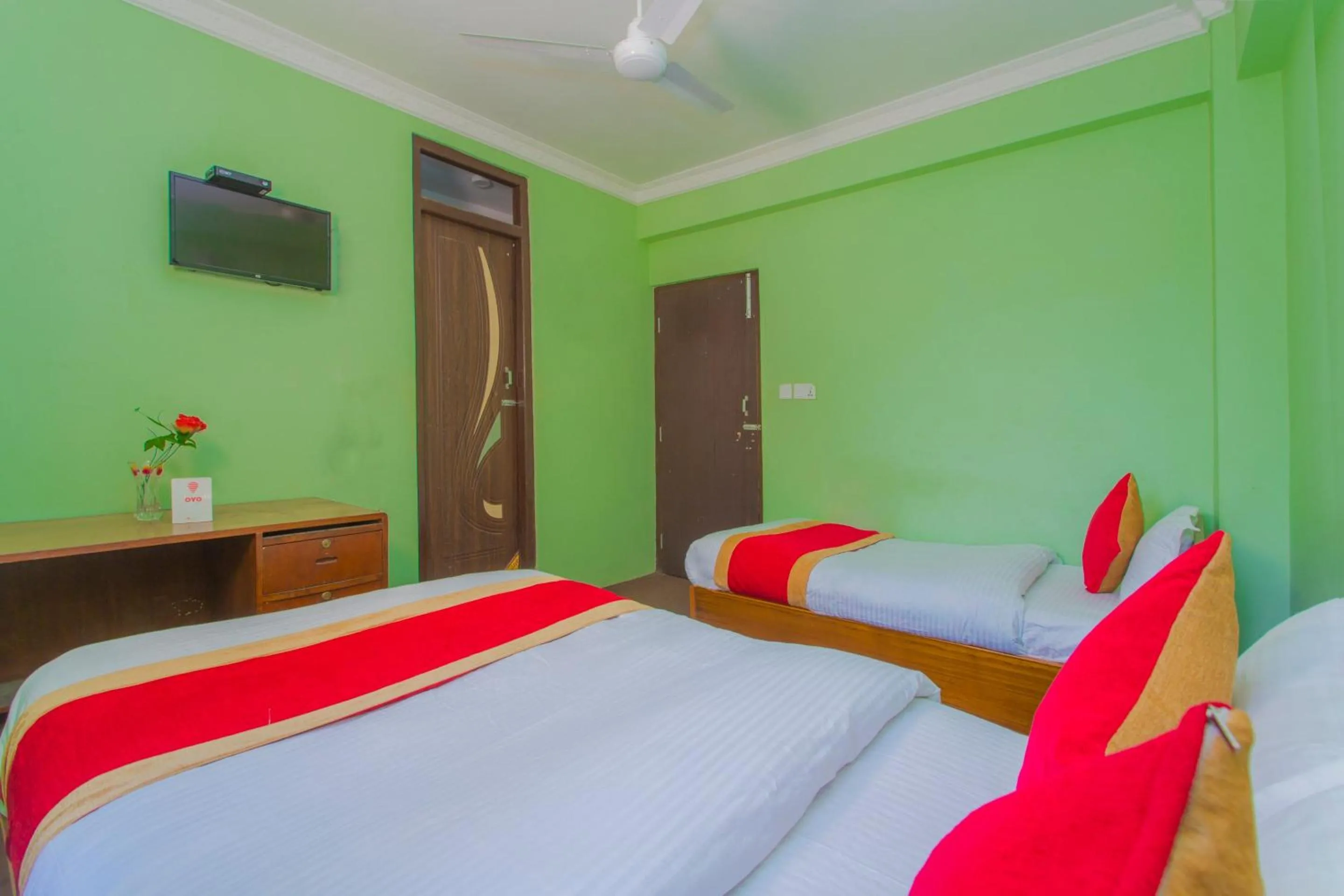 OYO 233 Waling Fulbari Guest House
