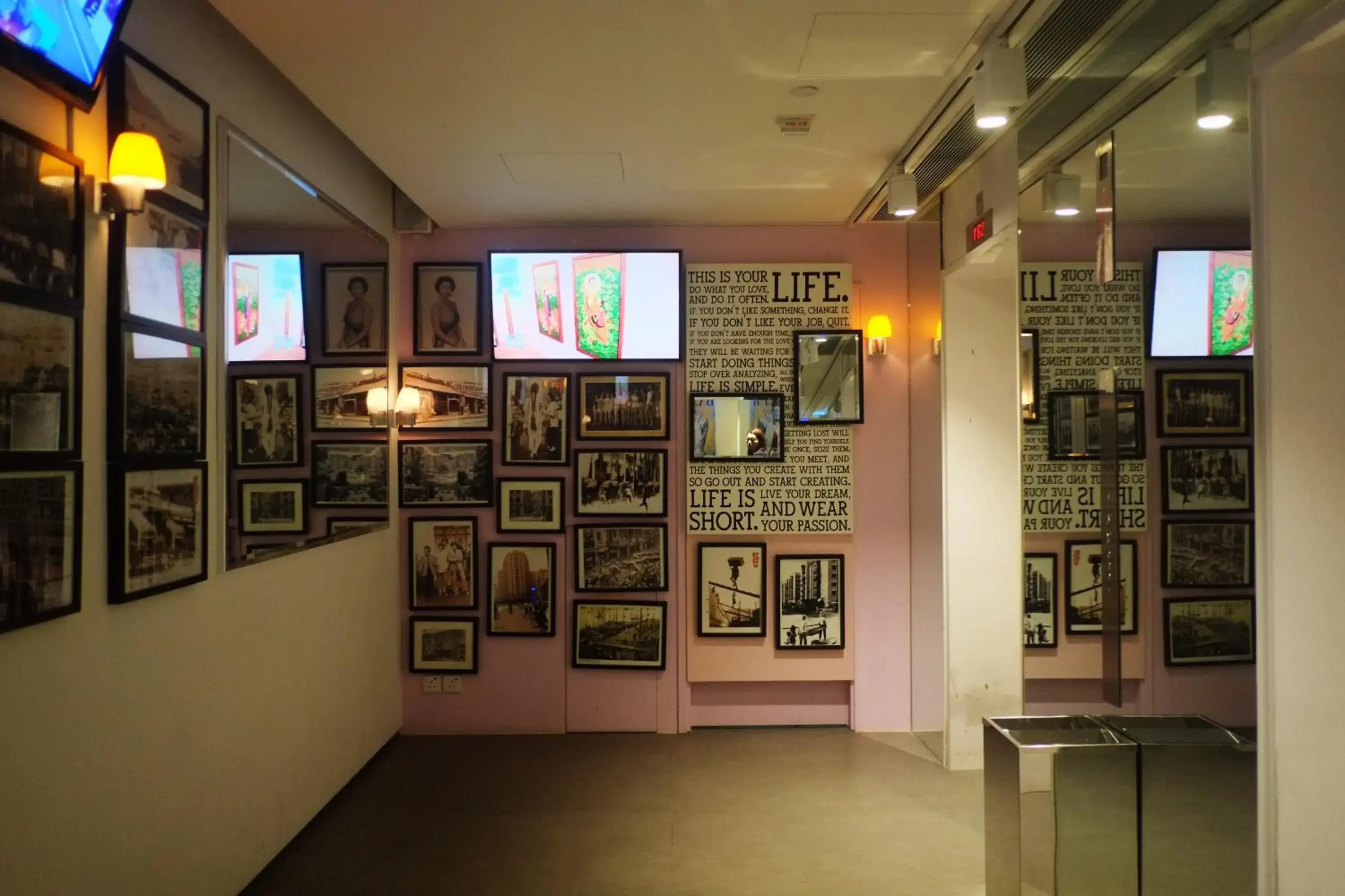 Lobby or reception in Mini Hotel Causeway Bay Lobby or reception in Mini Hotel Causeway Bay