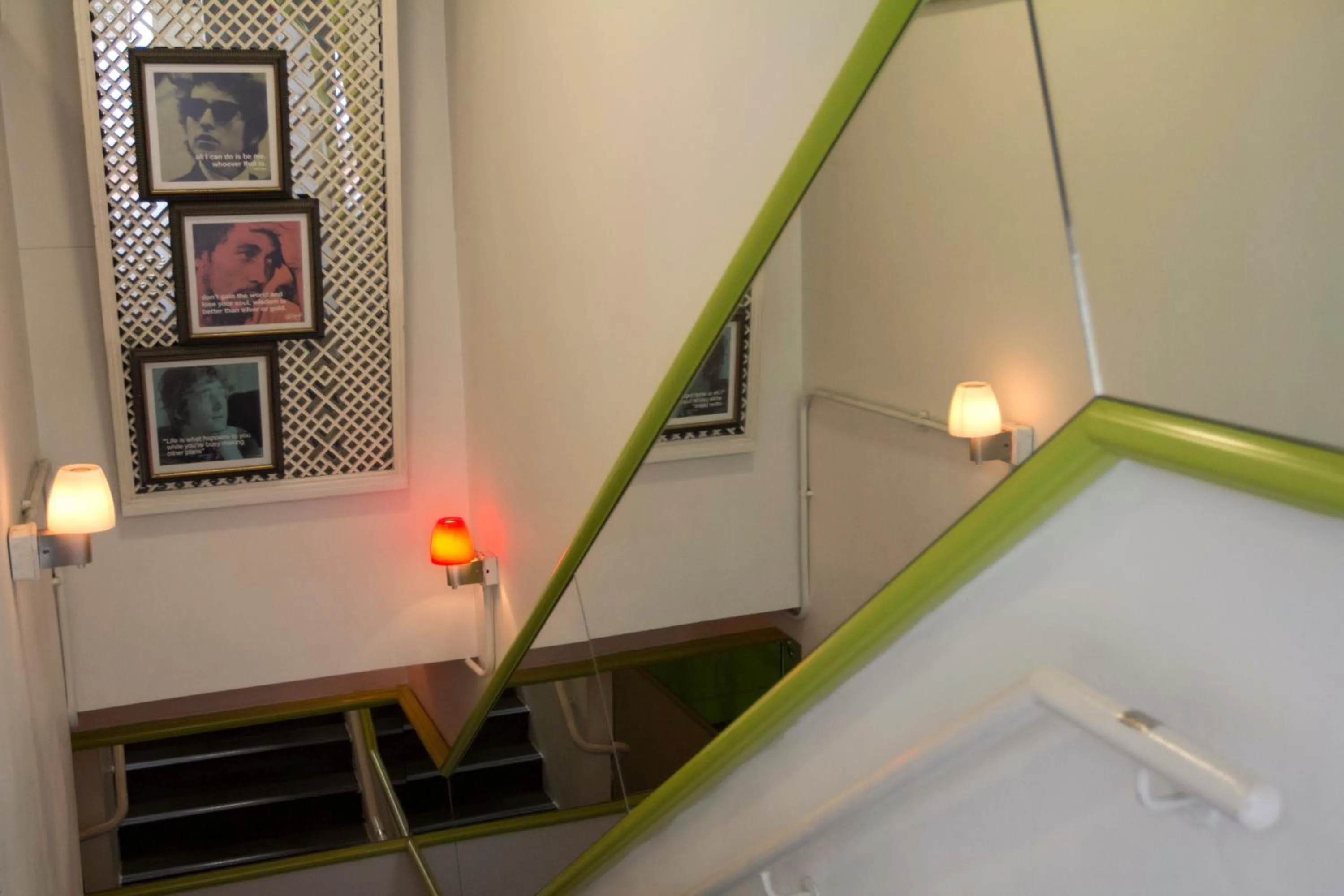 Facade/entrance, Bed in Mini Hotel Causeway Bay