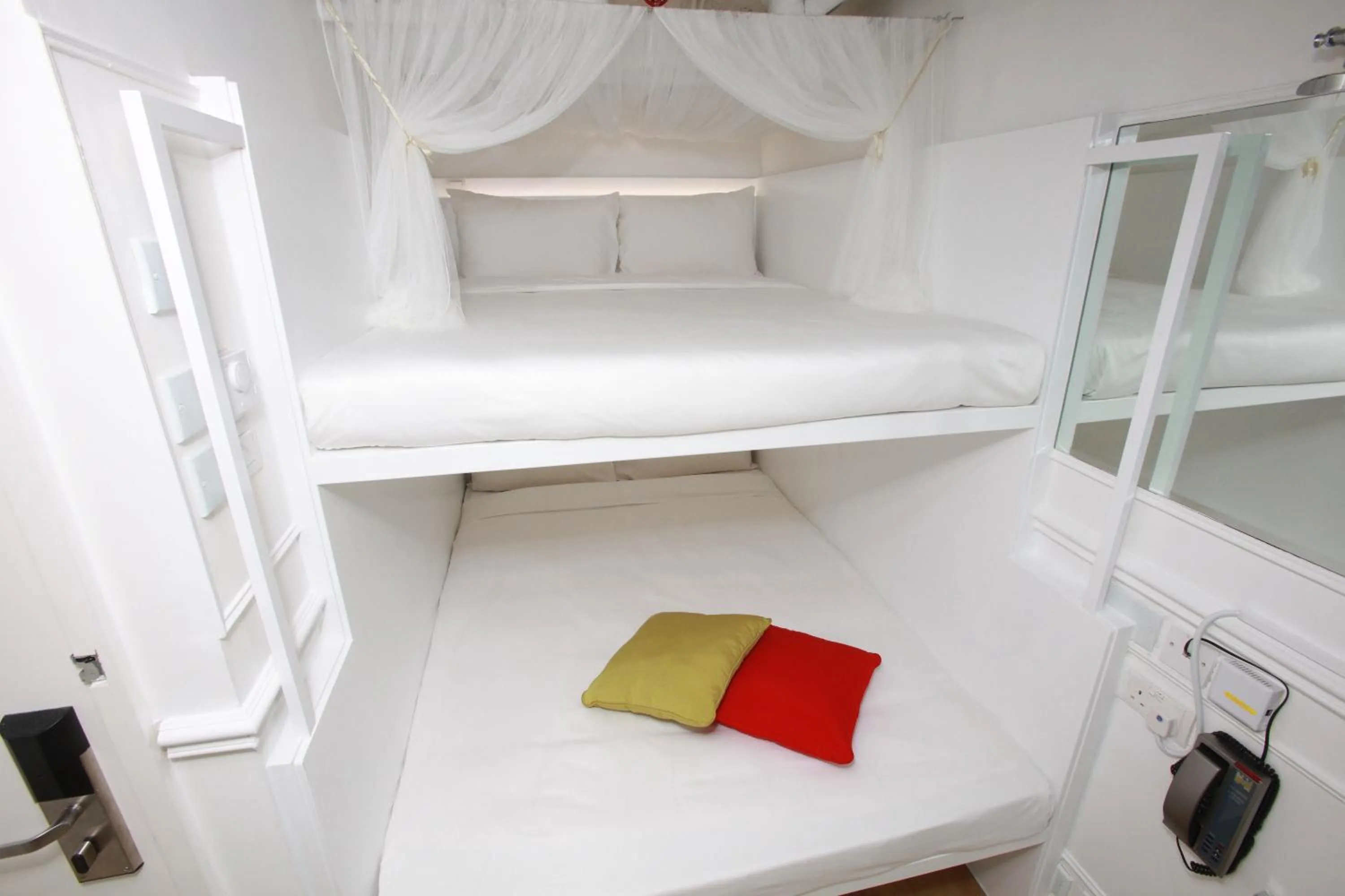 bunk bed, Bed in Mini Hotel Causeway Bay