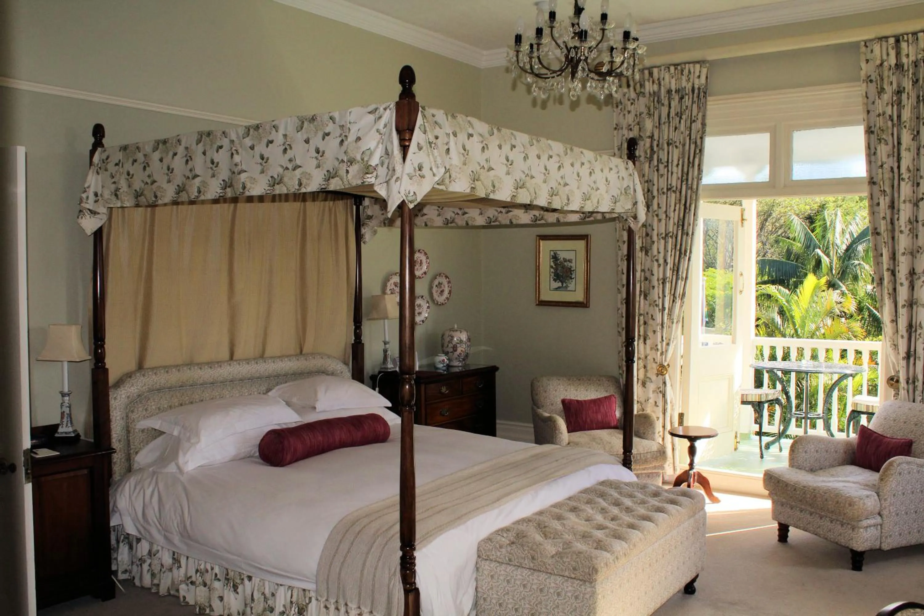 Bedroom, Bed in Hacklewood Hill Country House