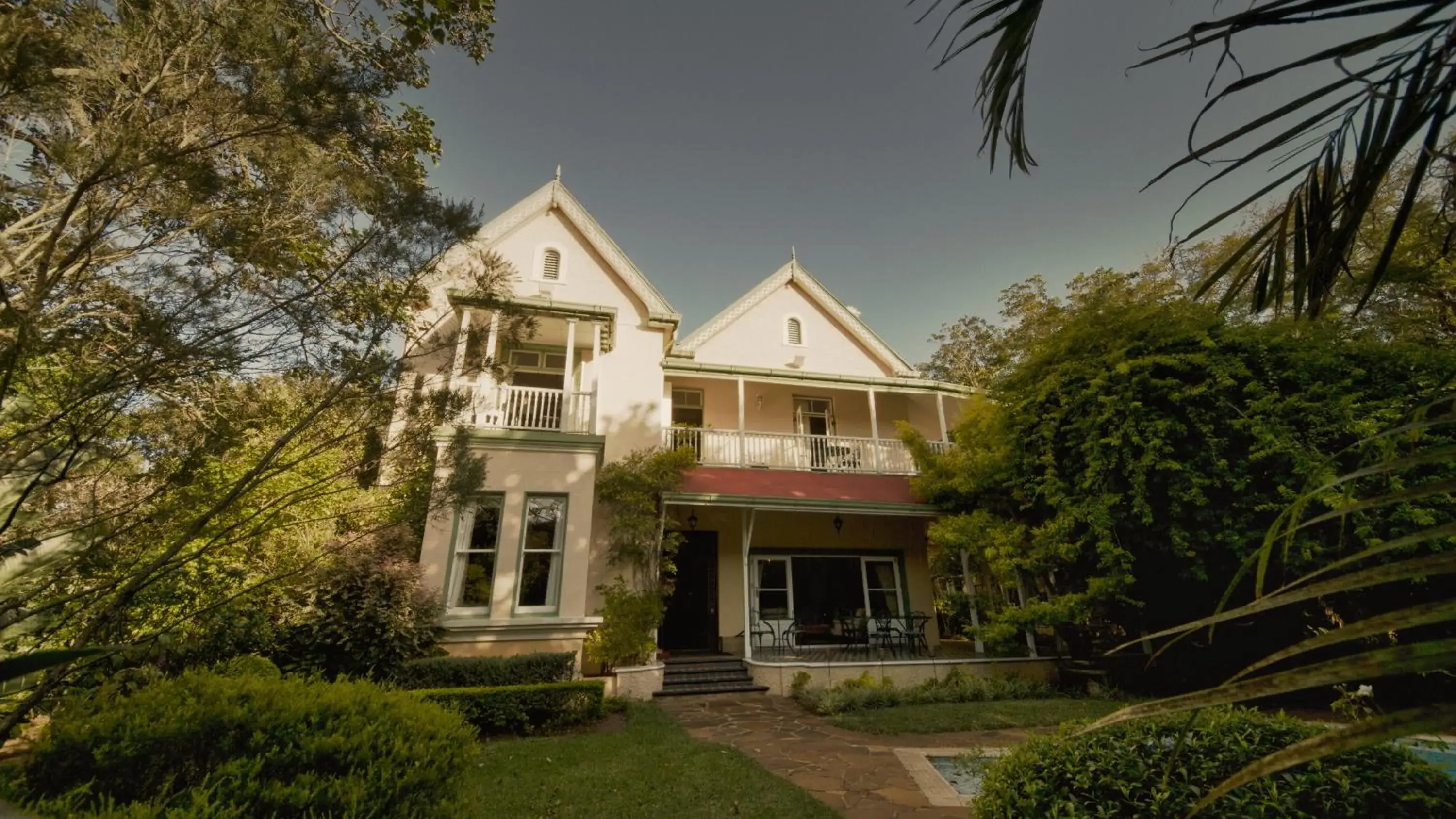 Facade/entrance in Hacklewood Hill Country House Facade/entrance in Hacklewood Hill Country House