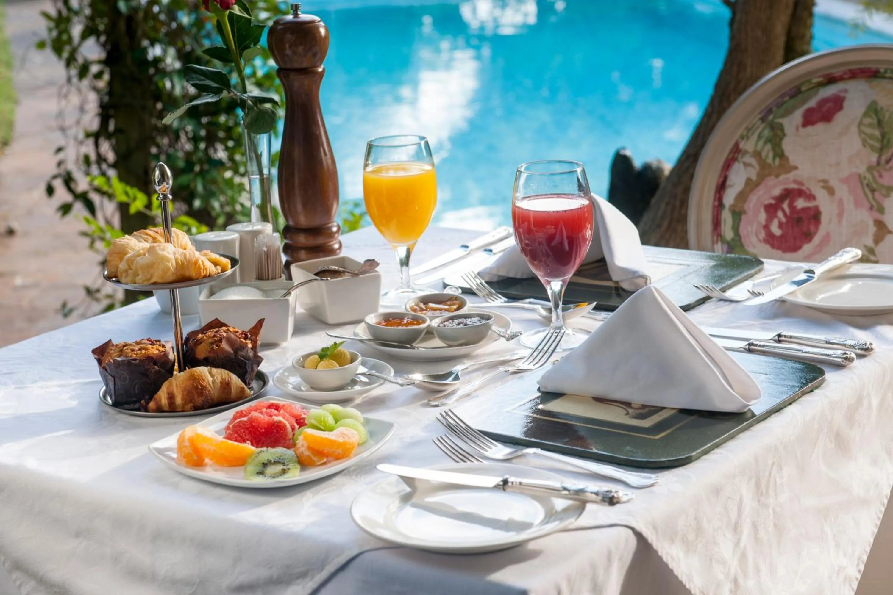 Breakfast in Hacklewood Hill Country House