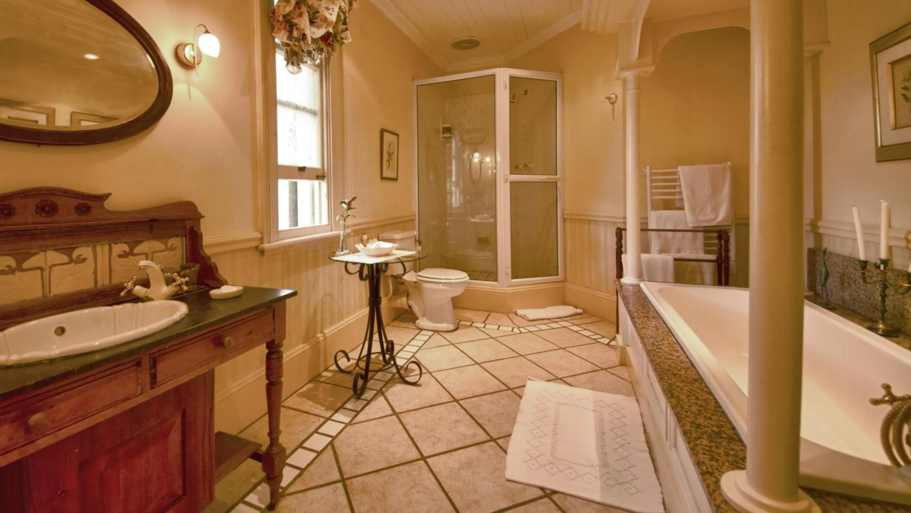 Bathroom in Hacklewood Hill Country House