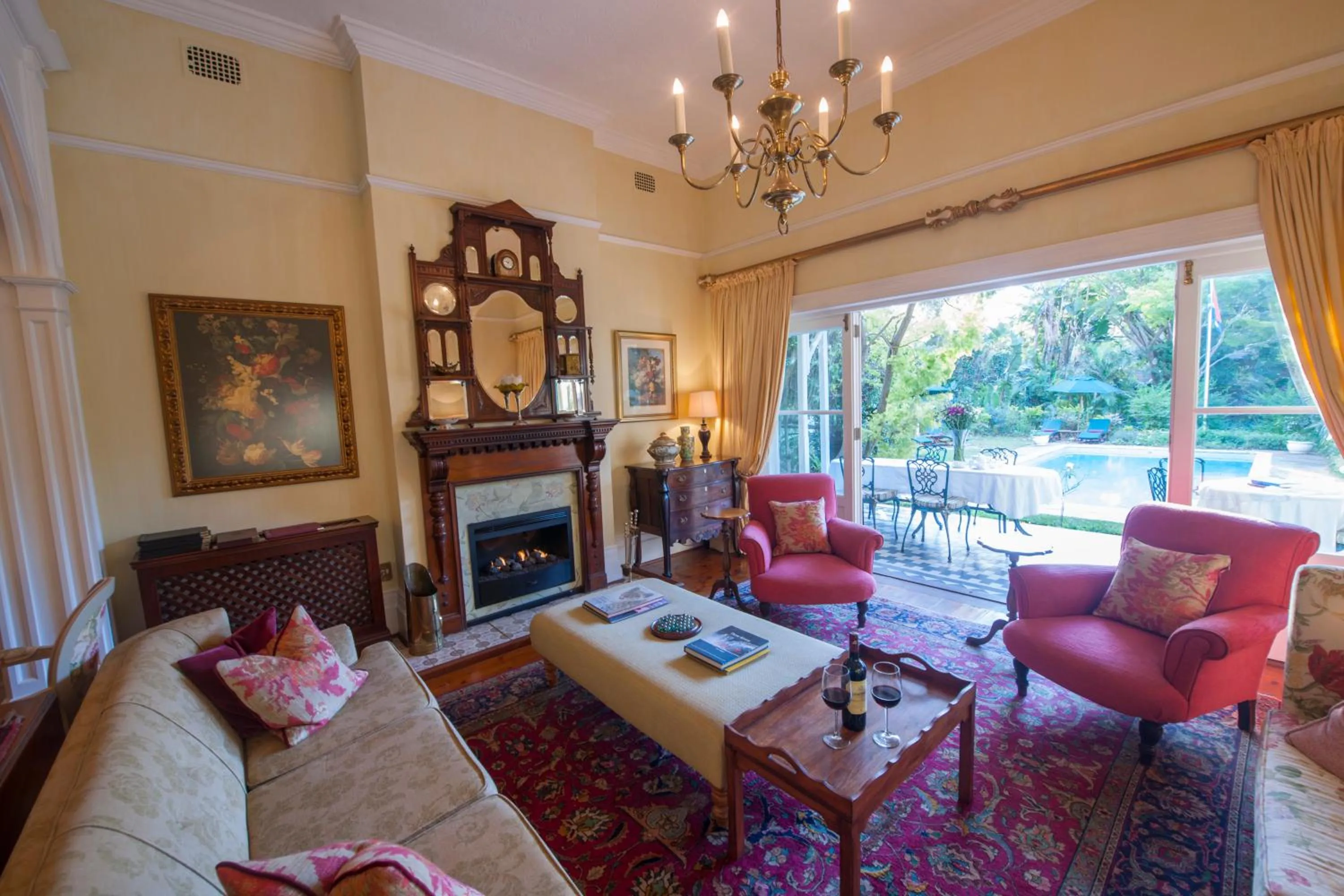 Living room in Hacklewood Hill Country House