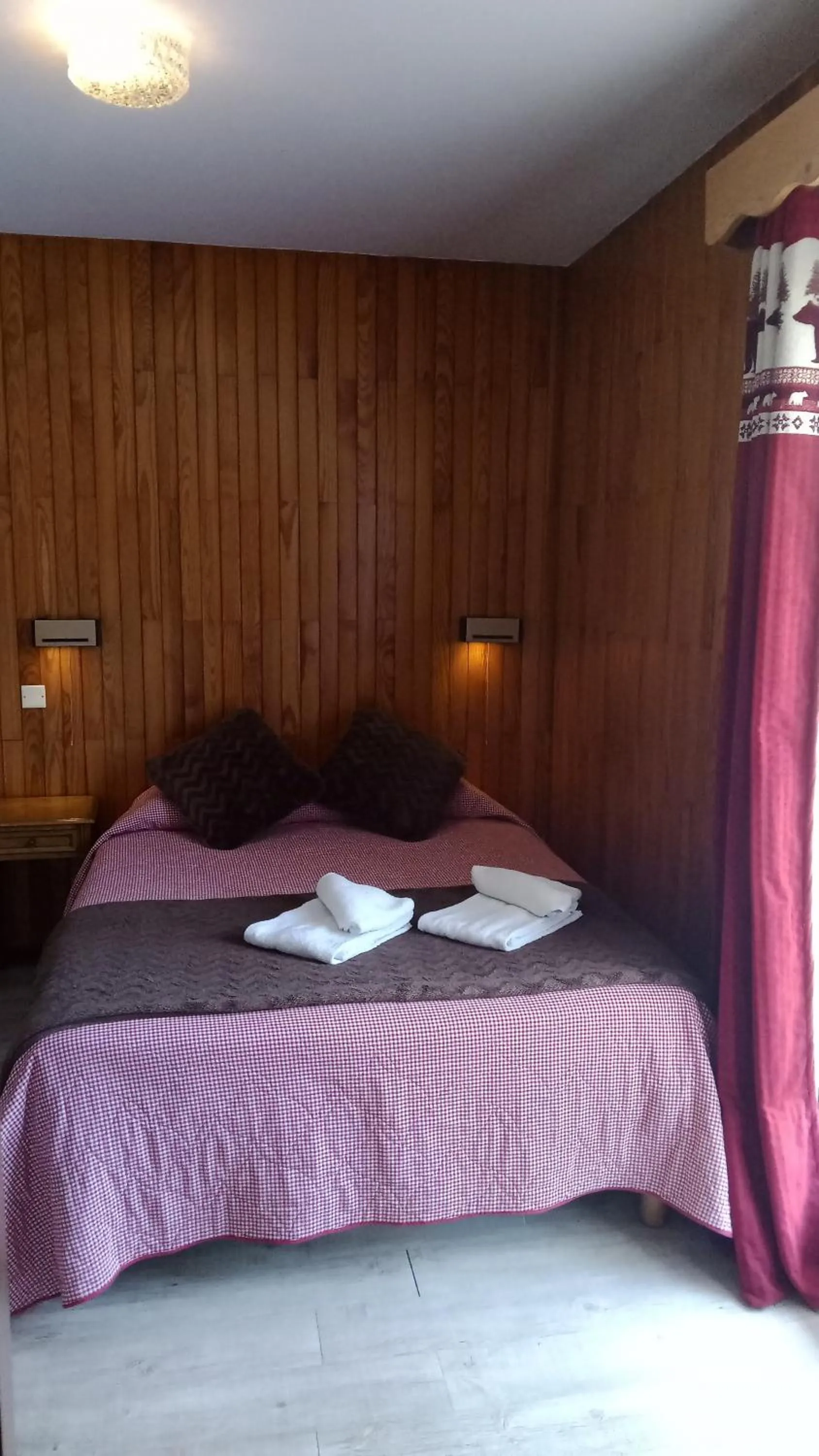 Bedroom, Bed in Hôtel Le Mont Jorat