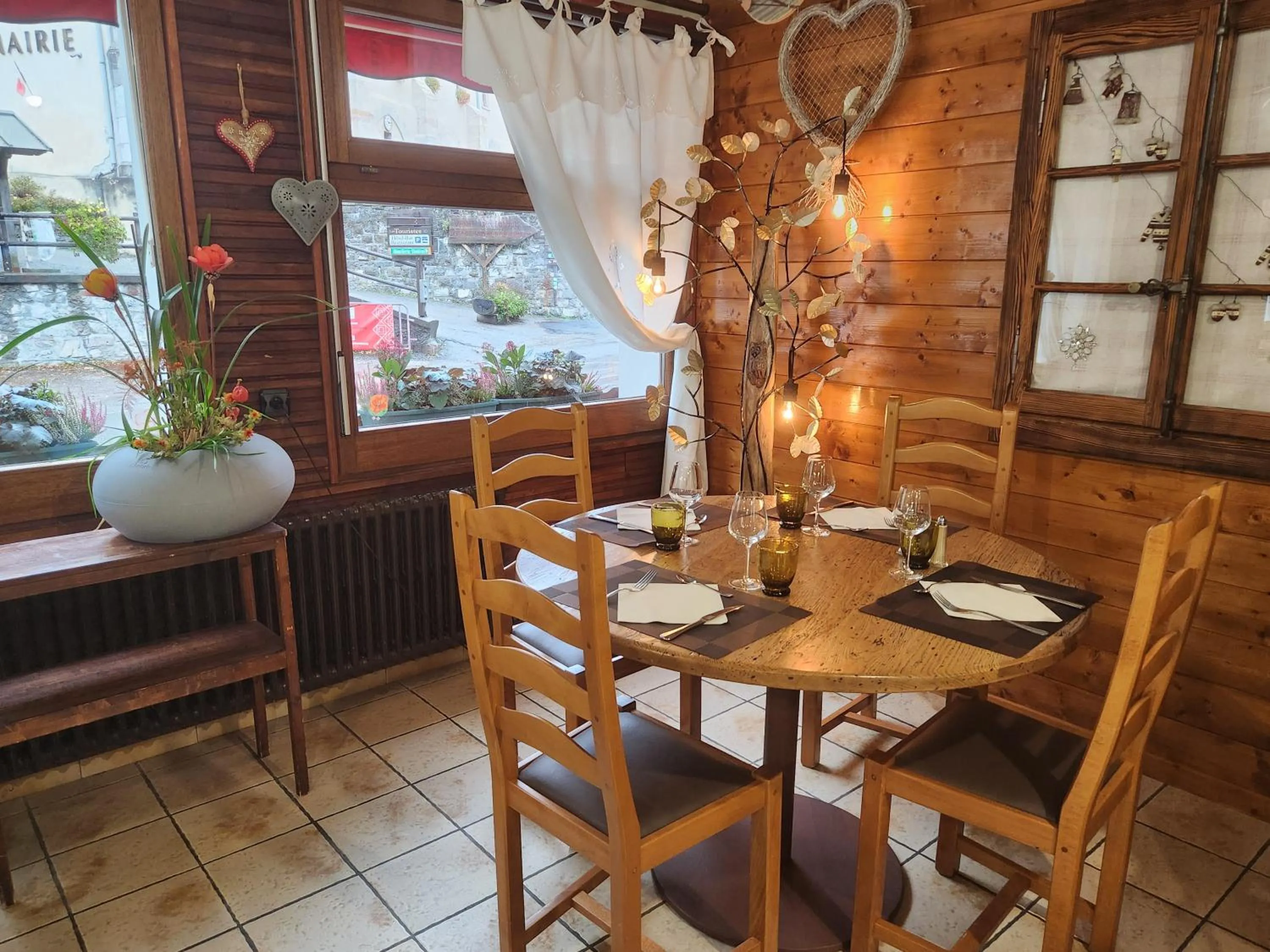 Restaurant/places to eat in Hôtel Le Mont Jorat