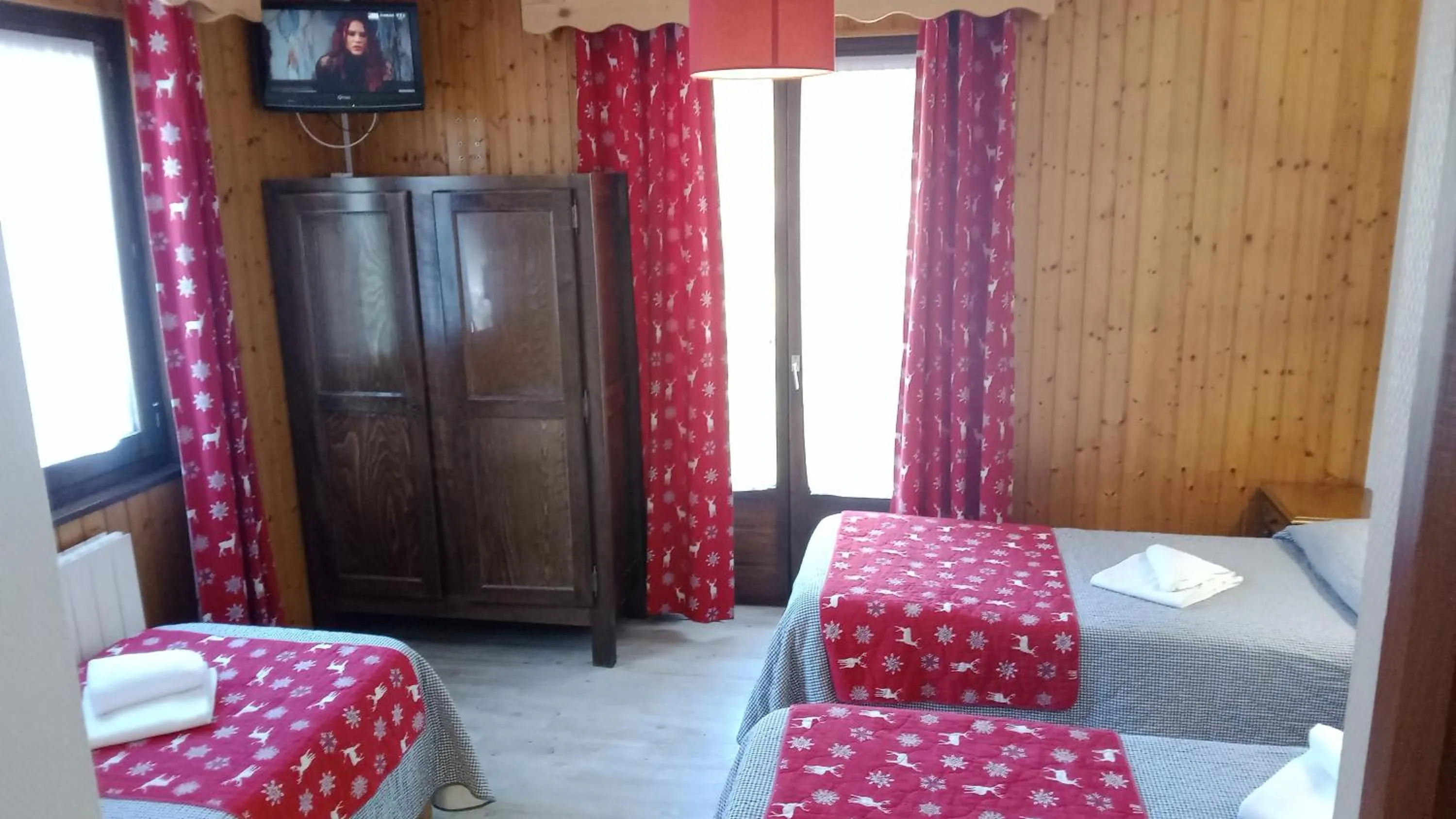 Bedroom, Bed in Hôtel Le Mont Jorat