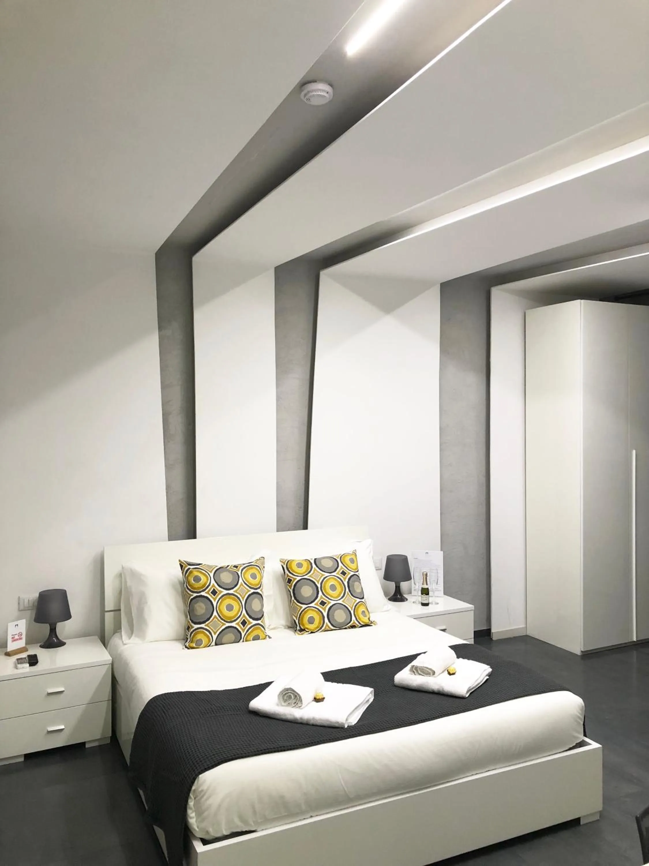 Photo of the whole room in Le Vie del Vaticano