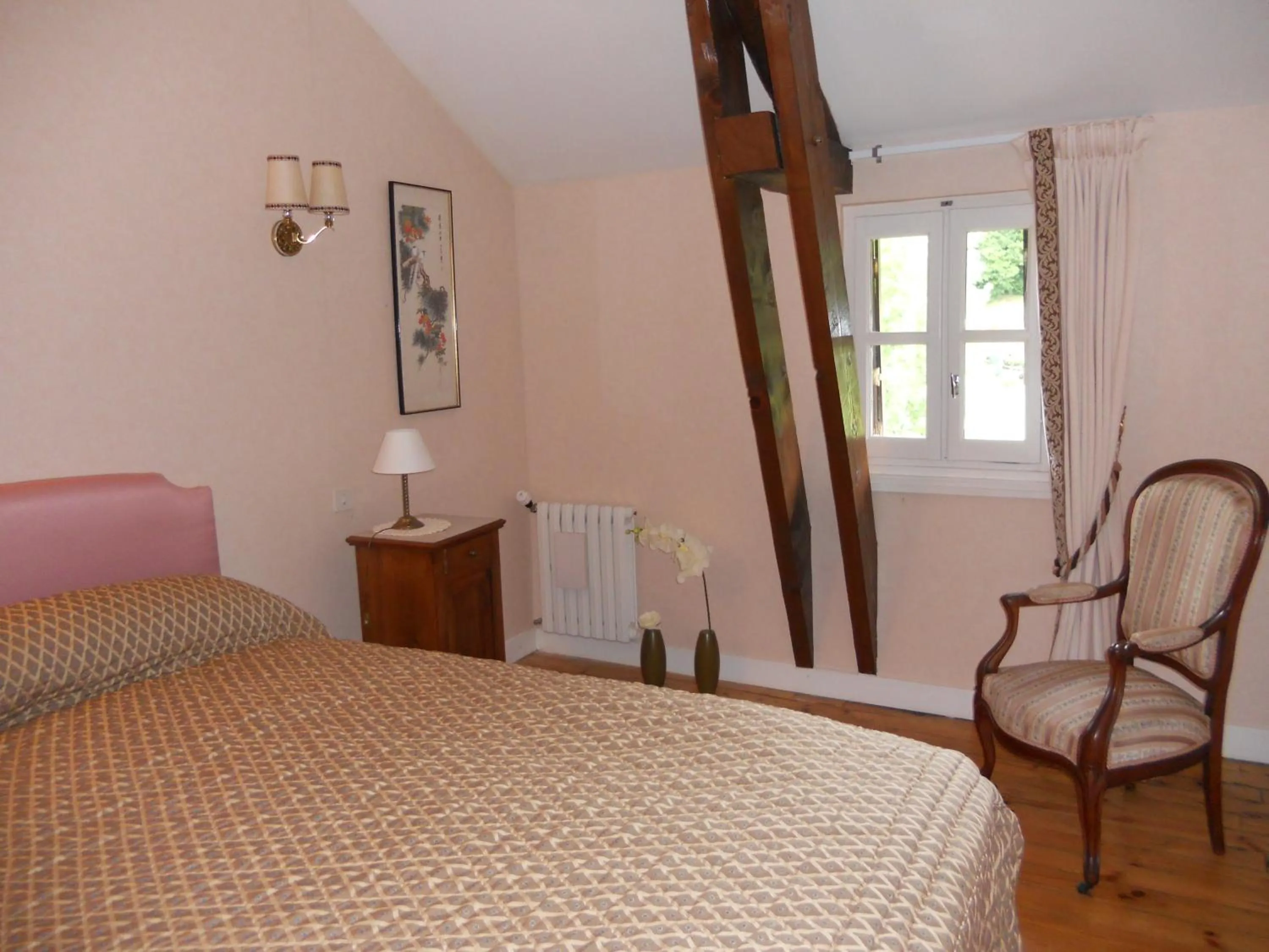 Bed in Château de la Moissetie