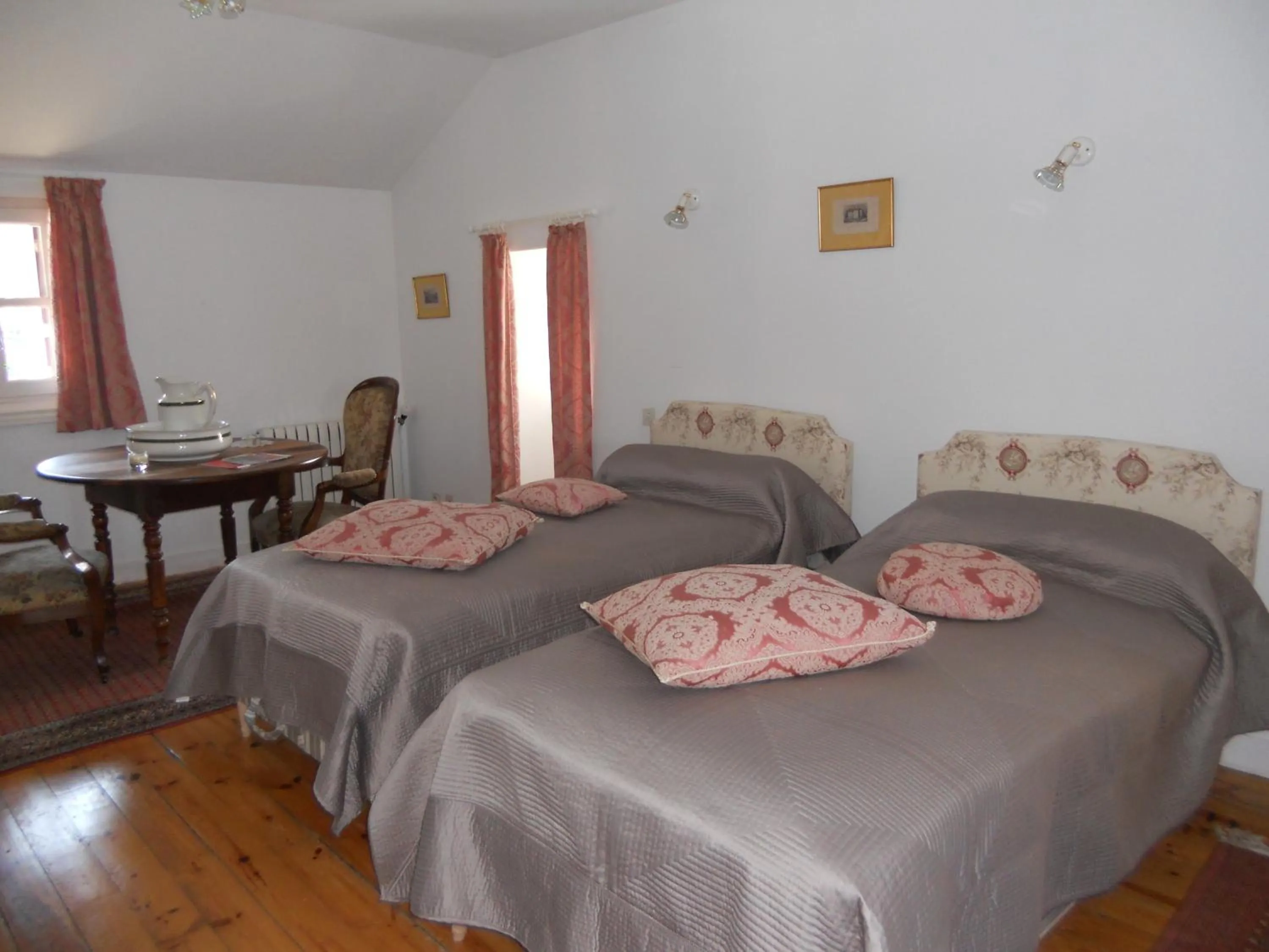 Bed in Château de la Moissetie