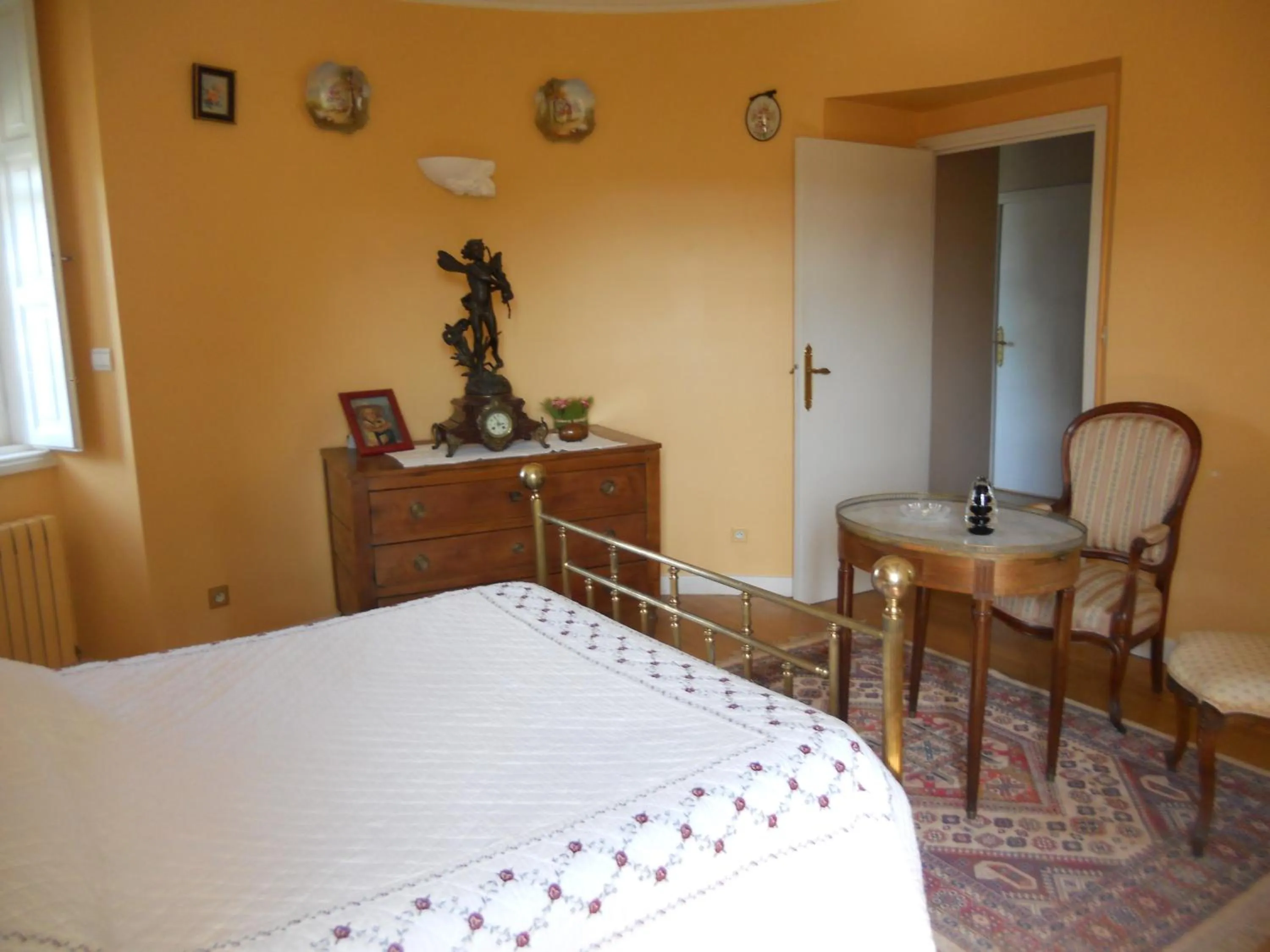 Bed in Château de la Moissetie