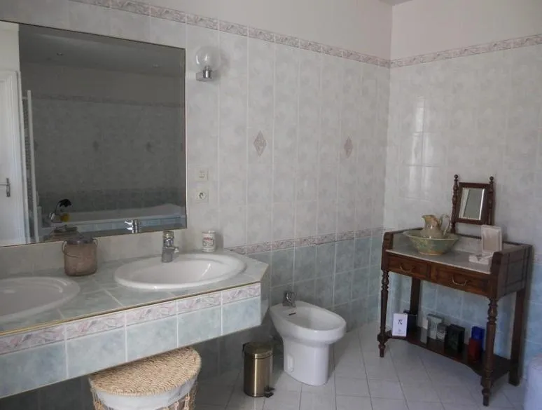 Bathroom in Château de la Moissetie