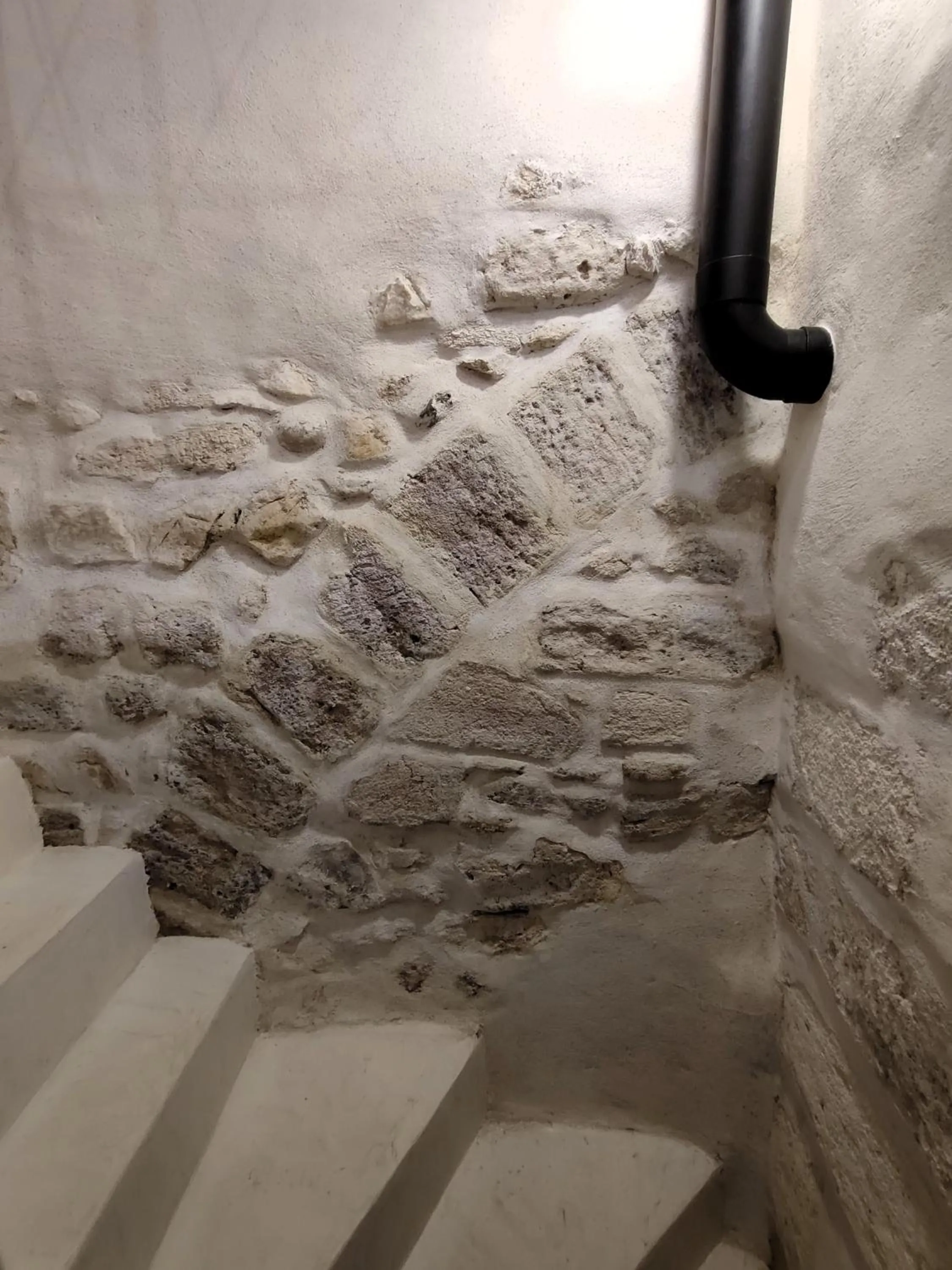 Decorative detail in le Travertin