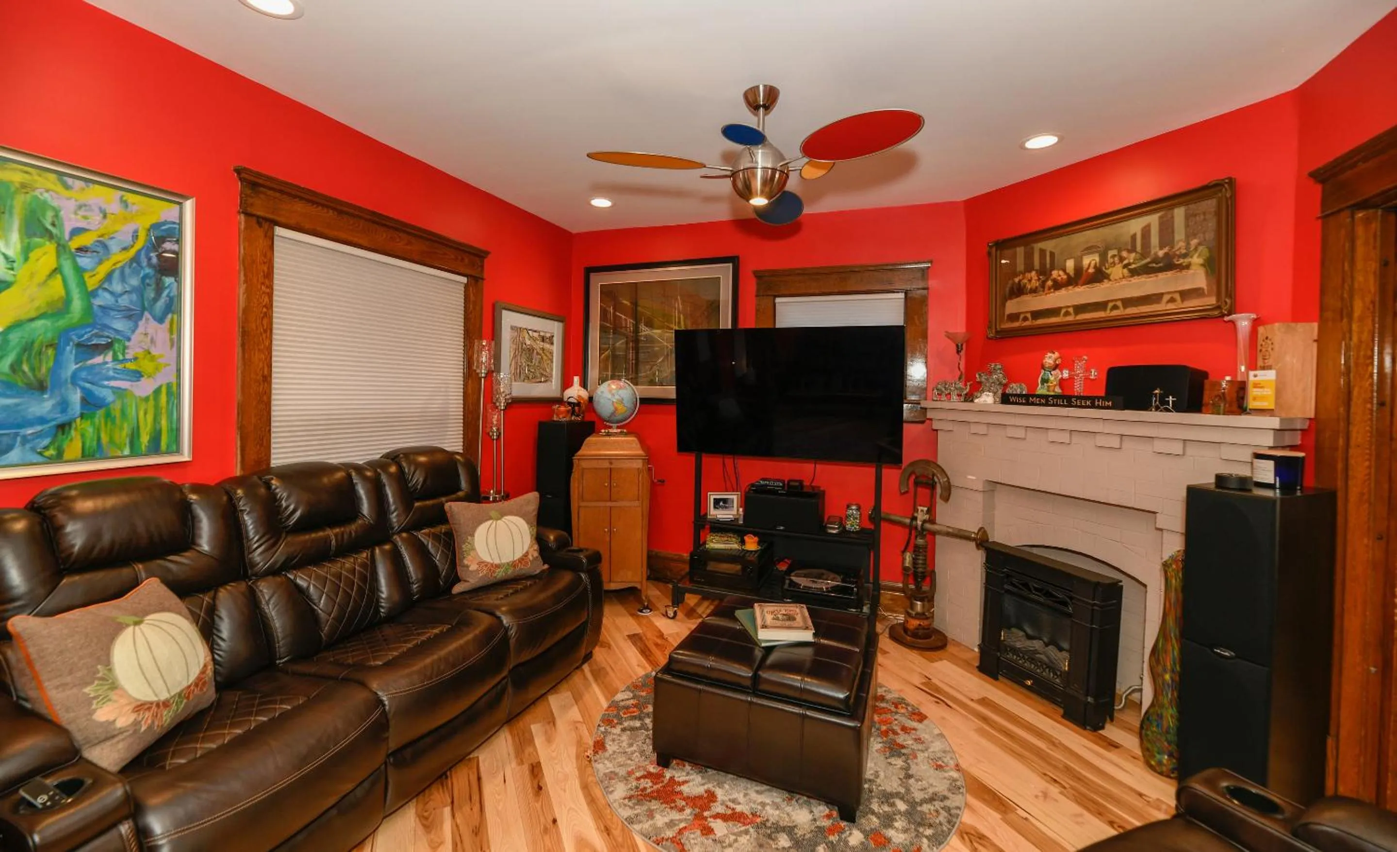 Communal lounge/ TV room in Berrodin Bed & Breakfast