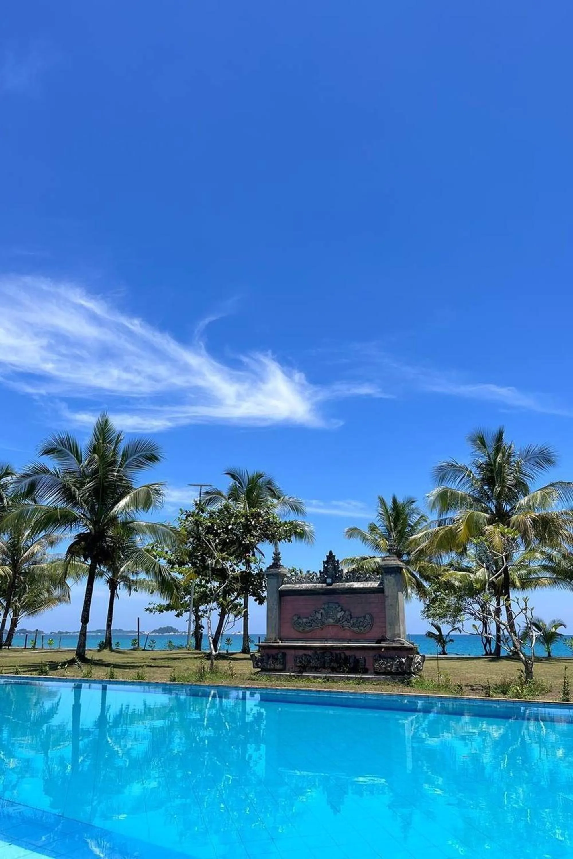 Swimming pool in Beach Rock Resort Belitung