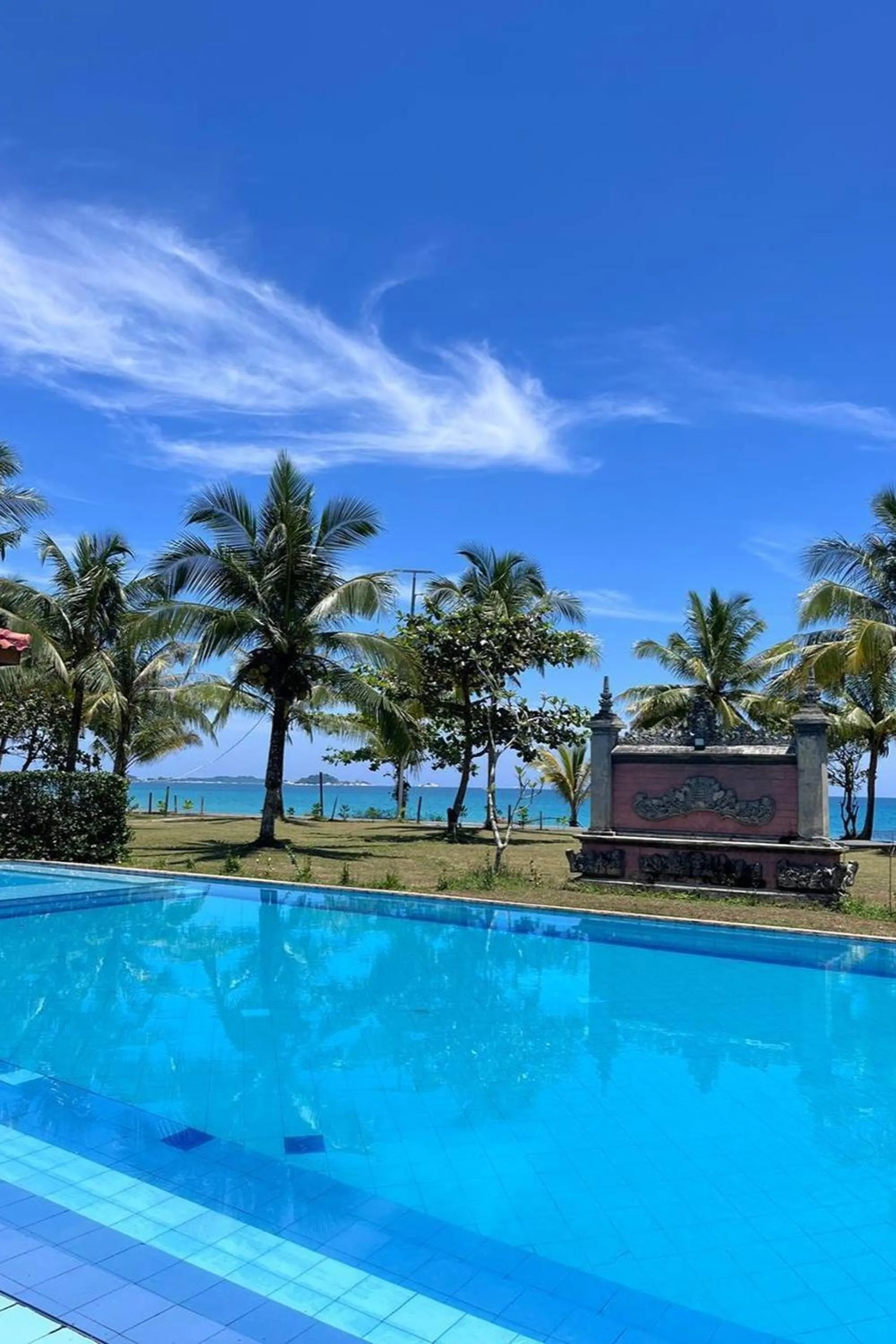 Swimming pool in Beach Rock Resort Belitung