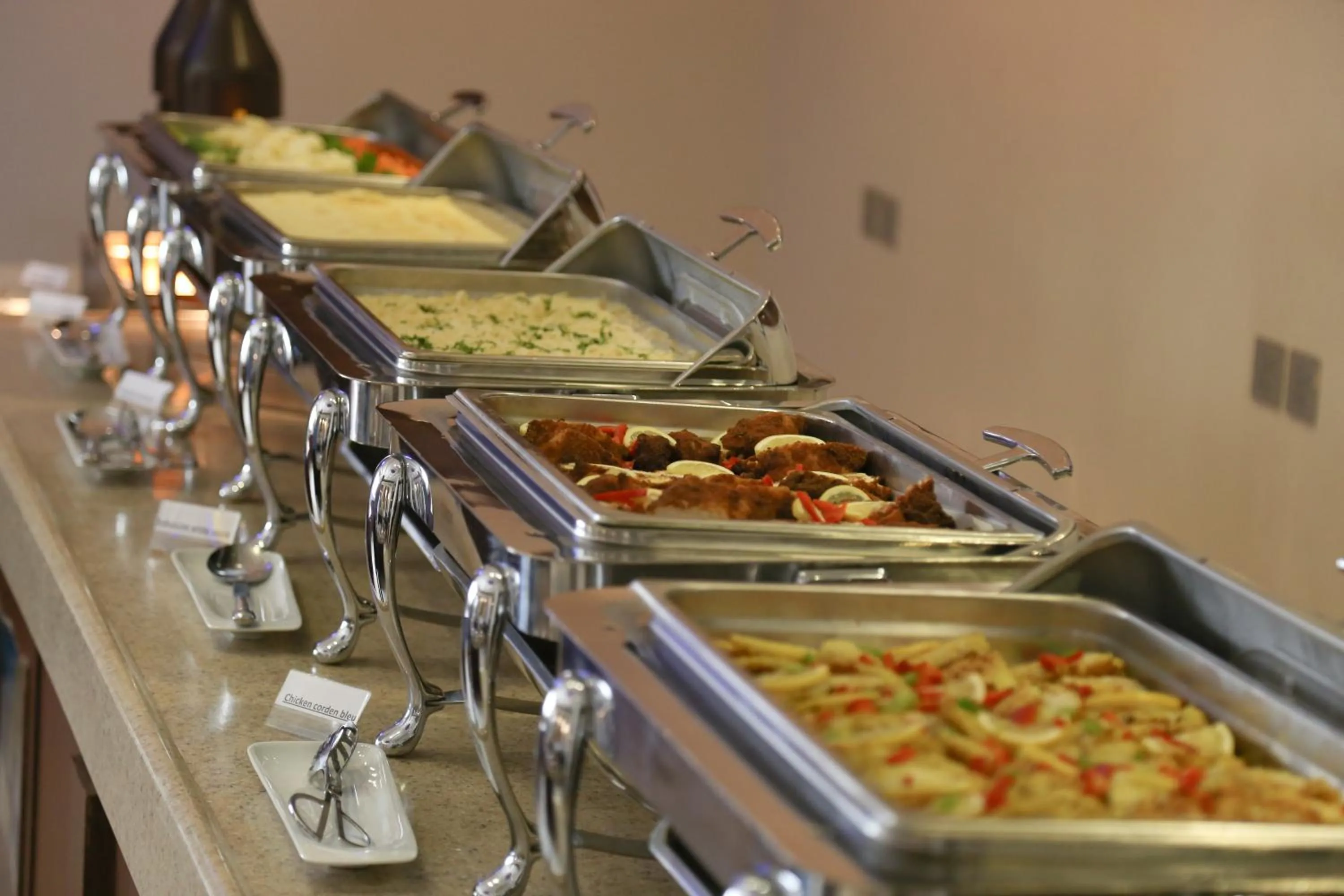 Restaurant/places to eat in Continent Sumou Hotel Al Khobar