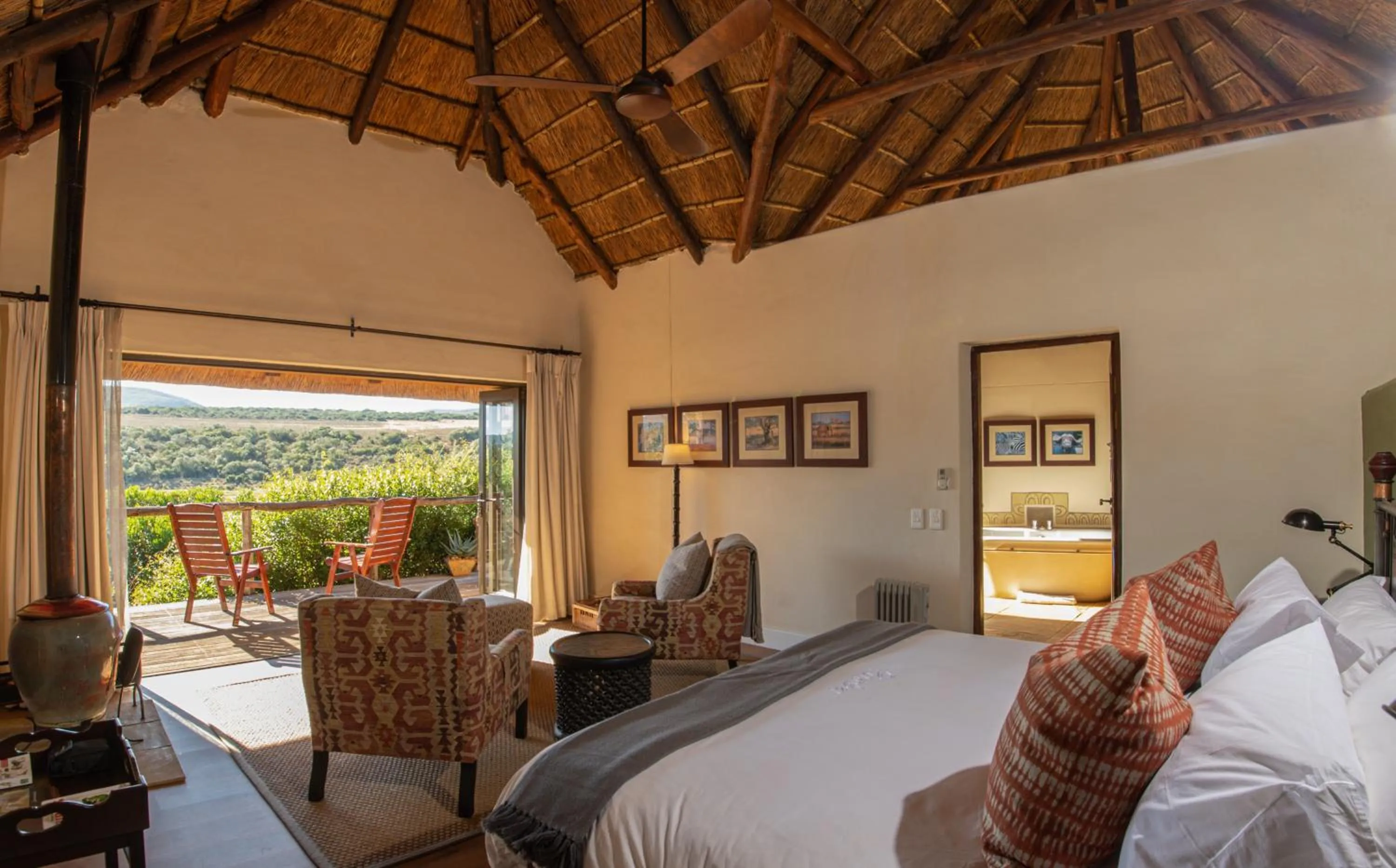 Photo of the whole room, Bed in Pumba Private Game Reserve