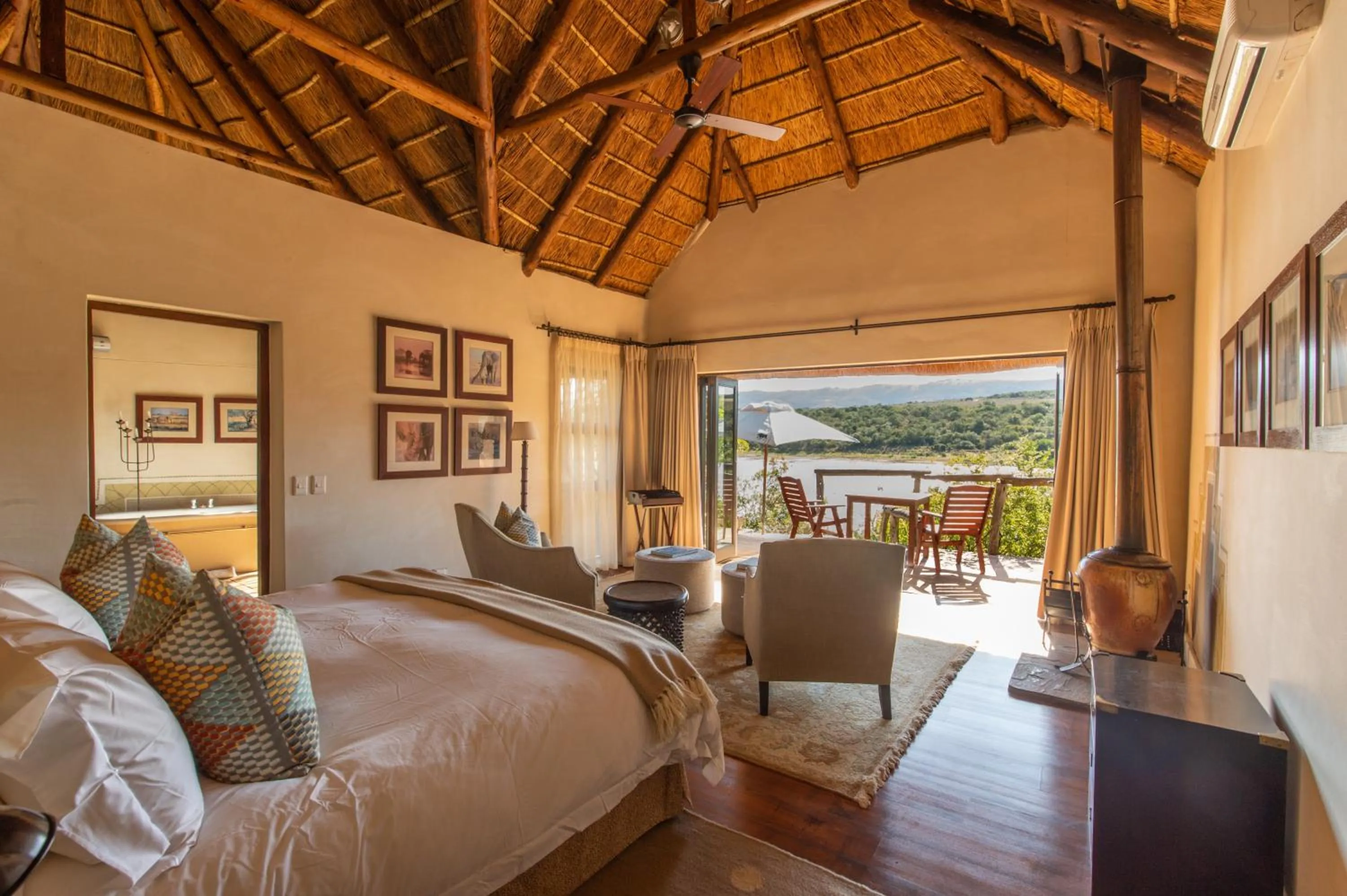 Photo of the whole room in Pumba Private Game Reserve
