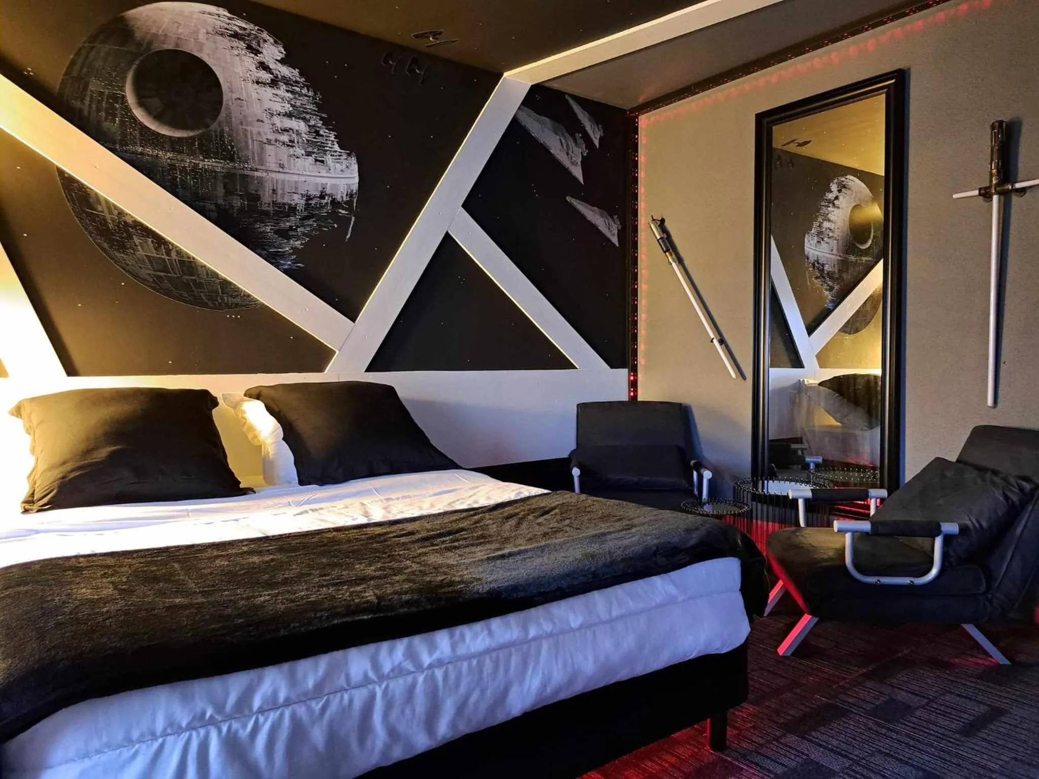 Bedroom, Bed in Hôtel Les Deux Porches