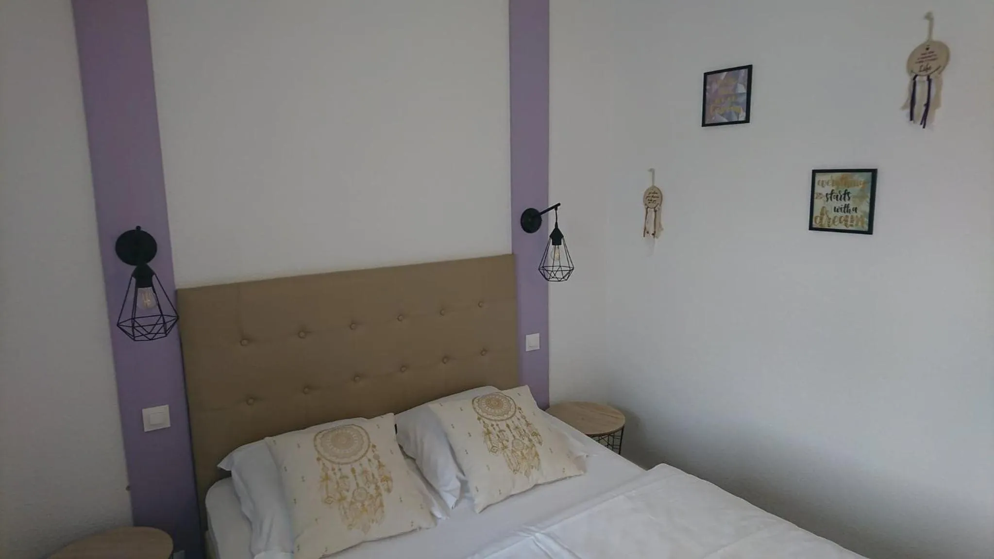 Photo of the whole room, Bed in Hôtel Les Deux Porches