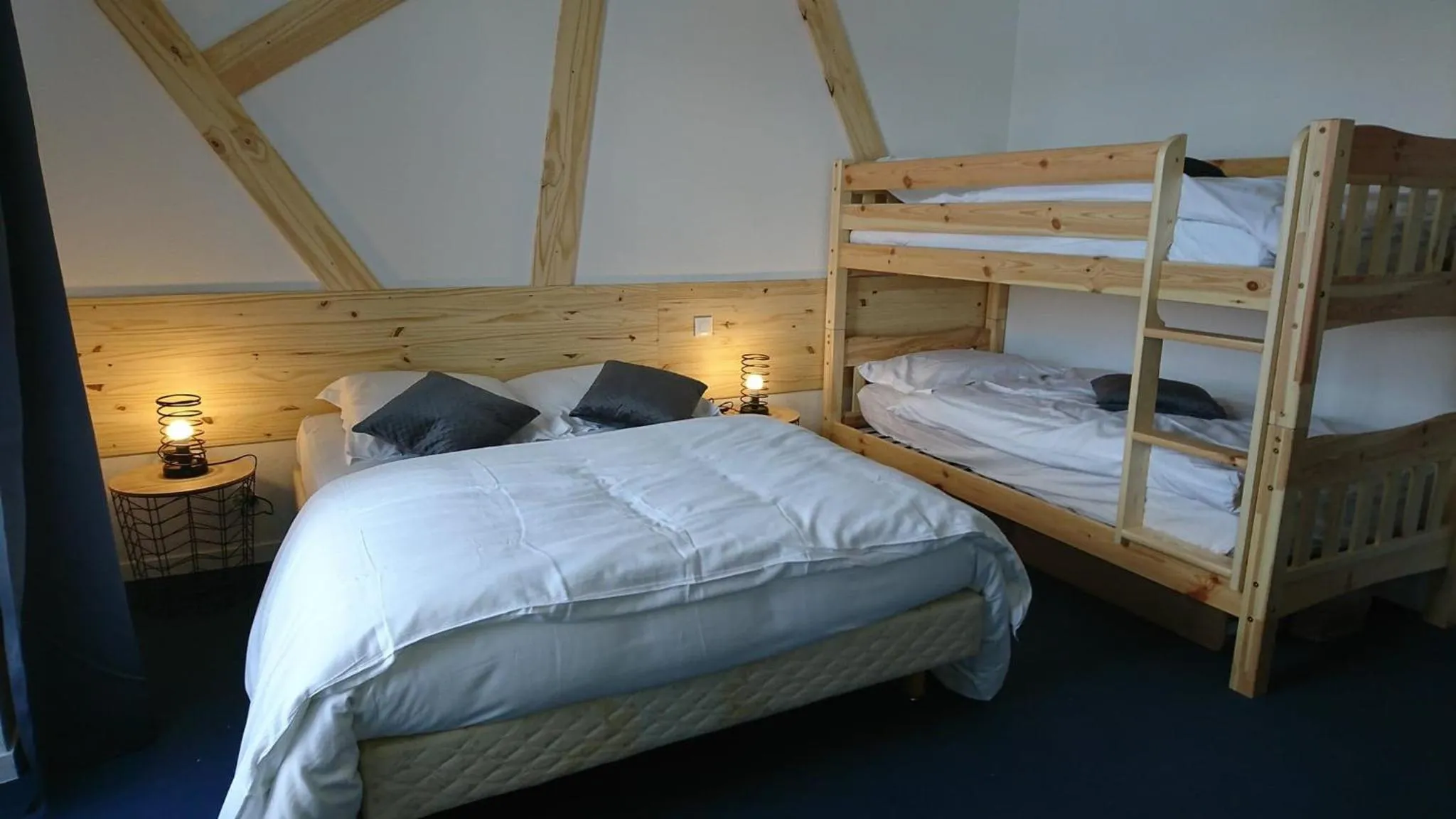 Photo of the whole room, Bed in Hôtel Les Deux Porches